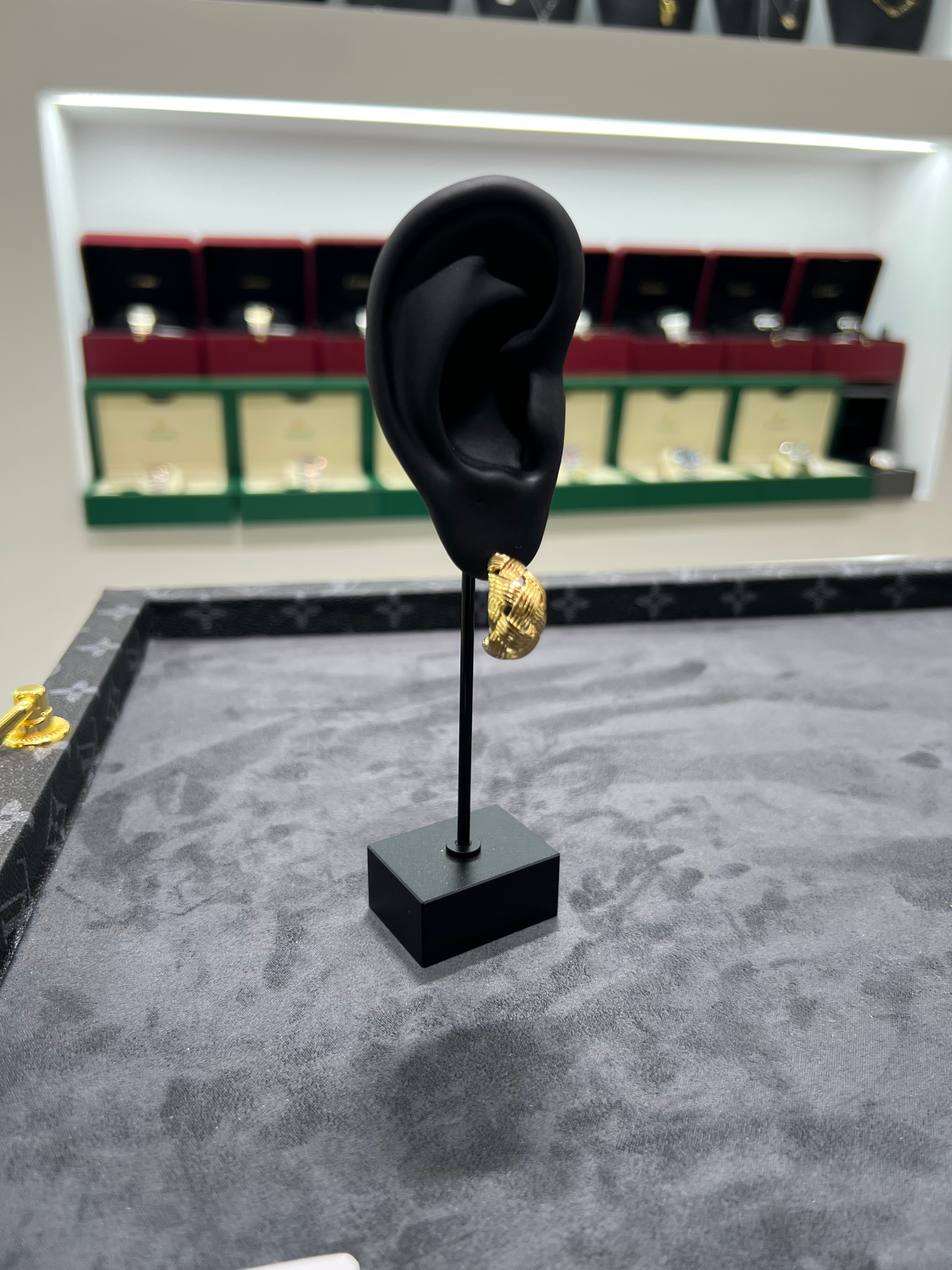 اقراط اذن  المشبك