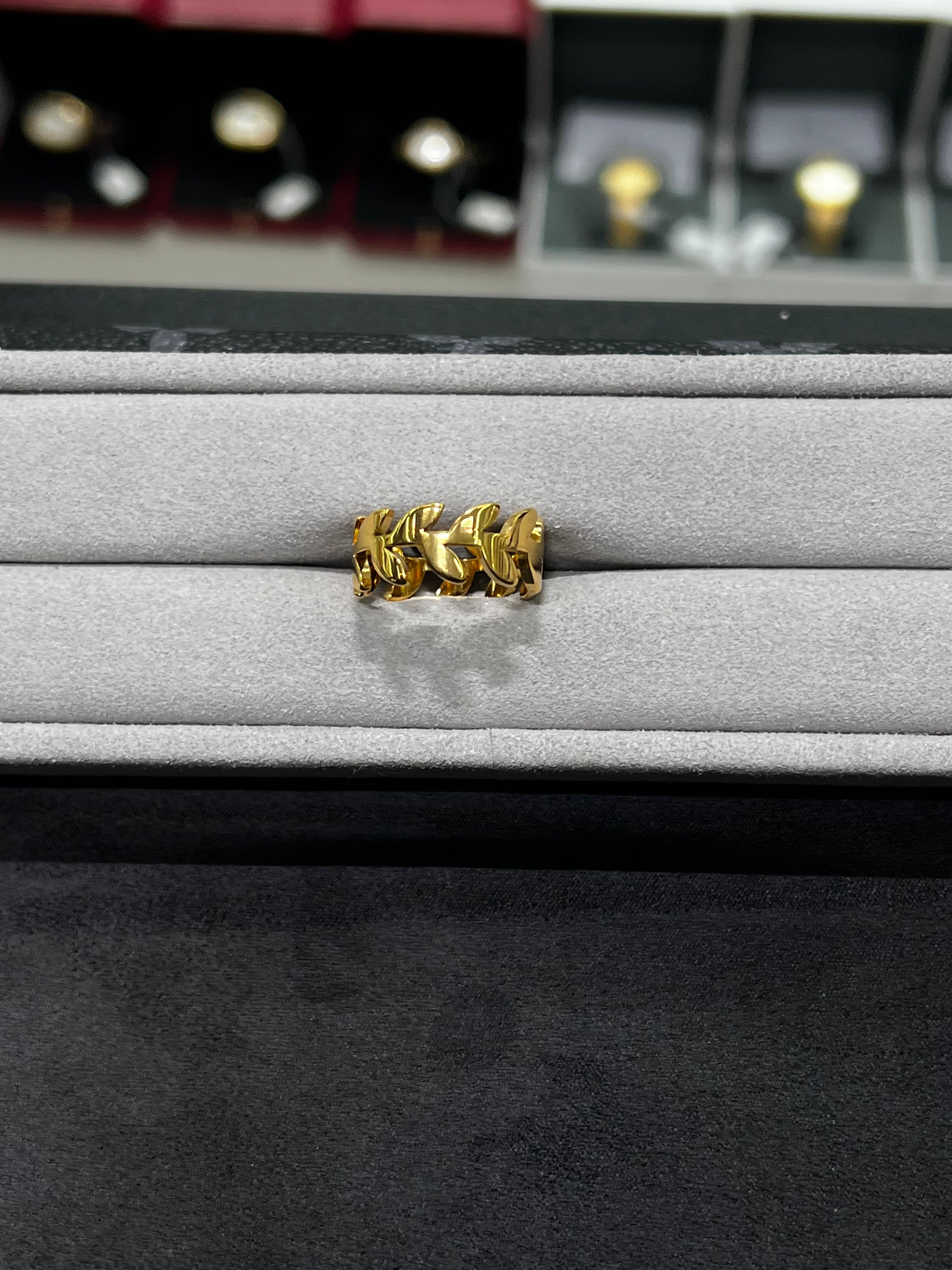 خاتم الورق الذهبي