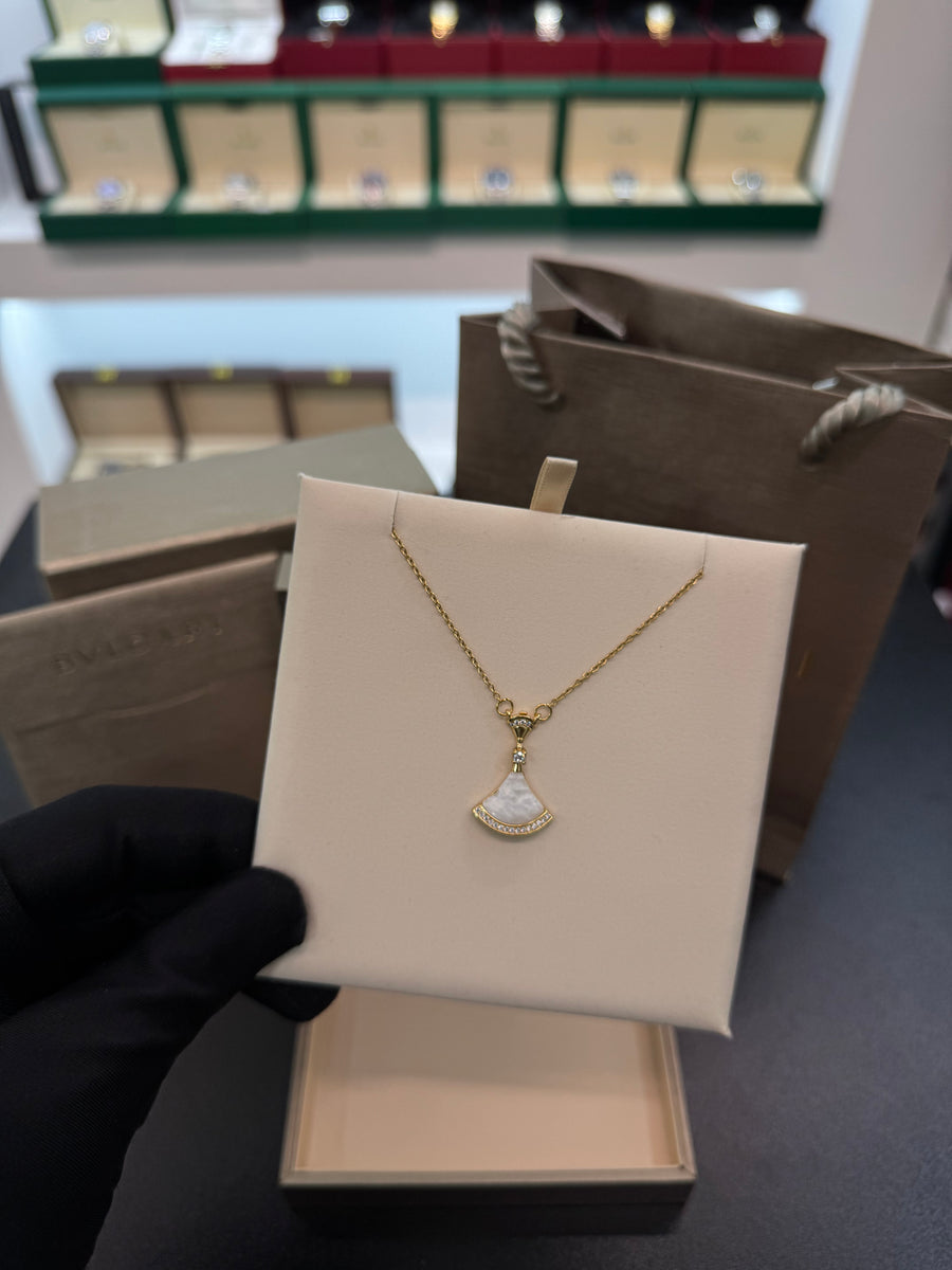 Divas dream necklace