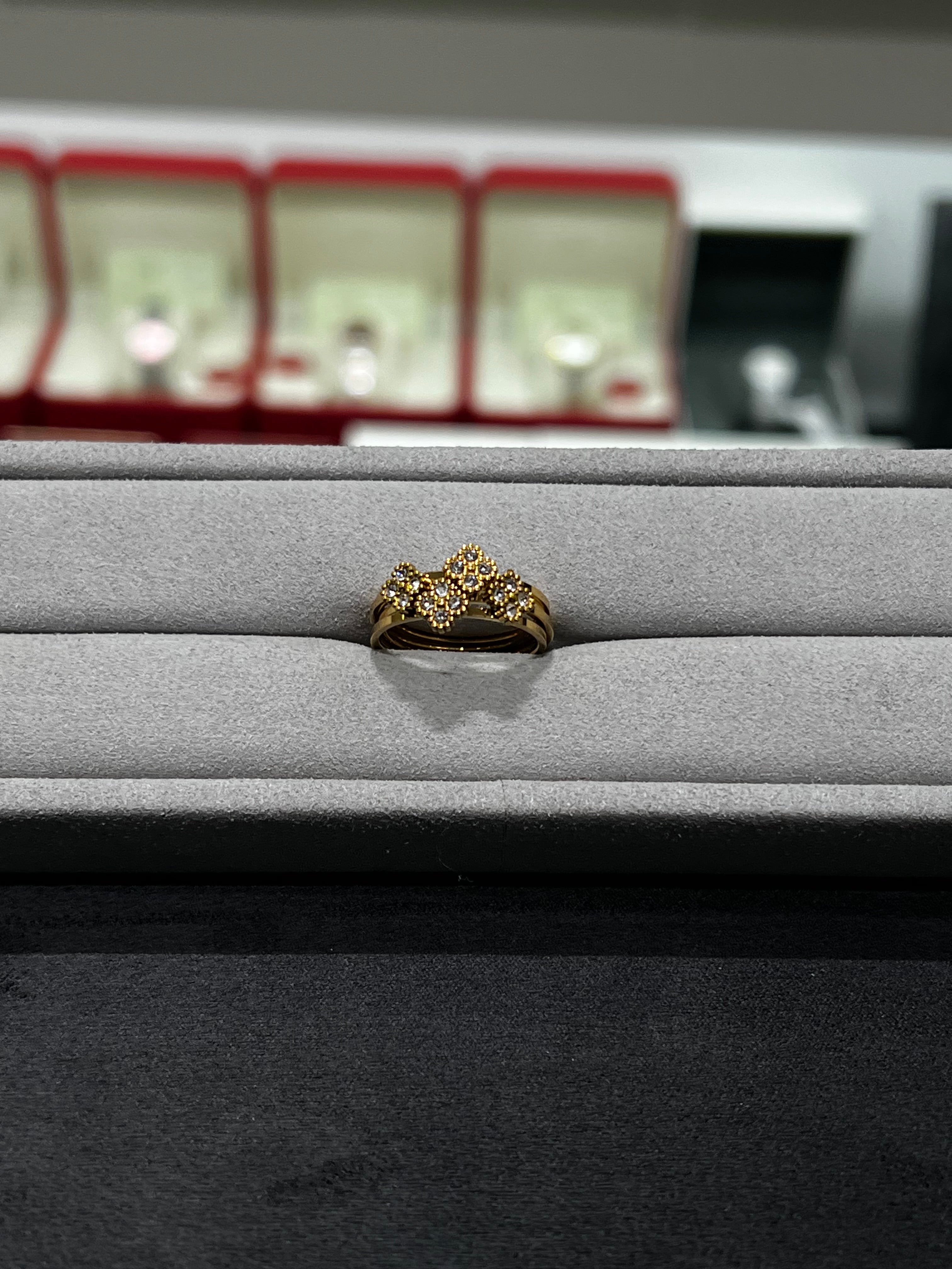 خاتم الحلقات الاربعه