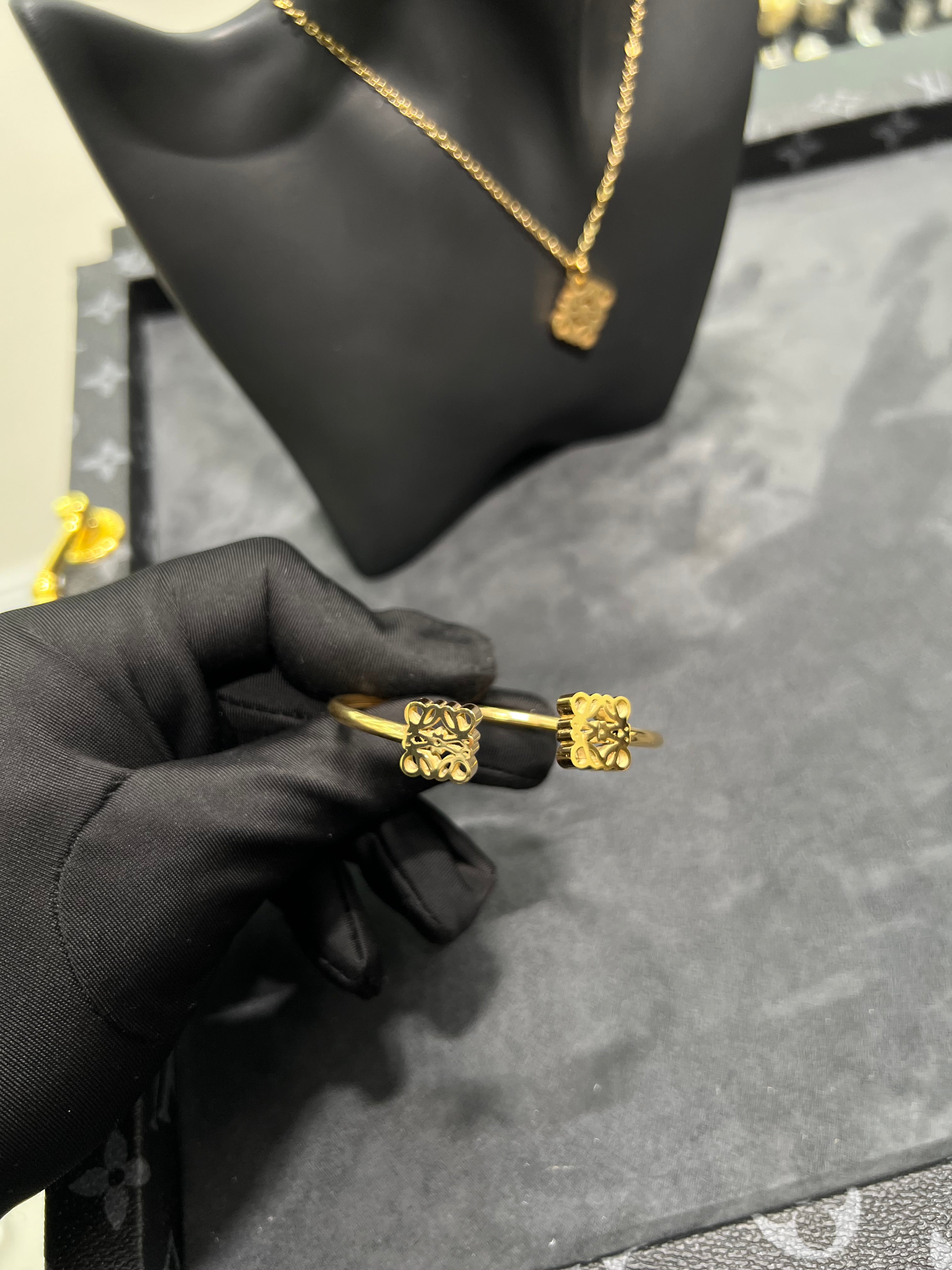 طقم لويفي التلاثي