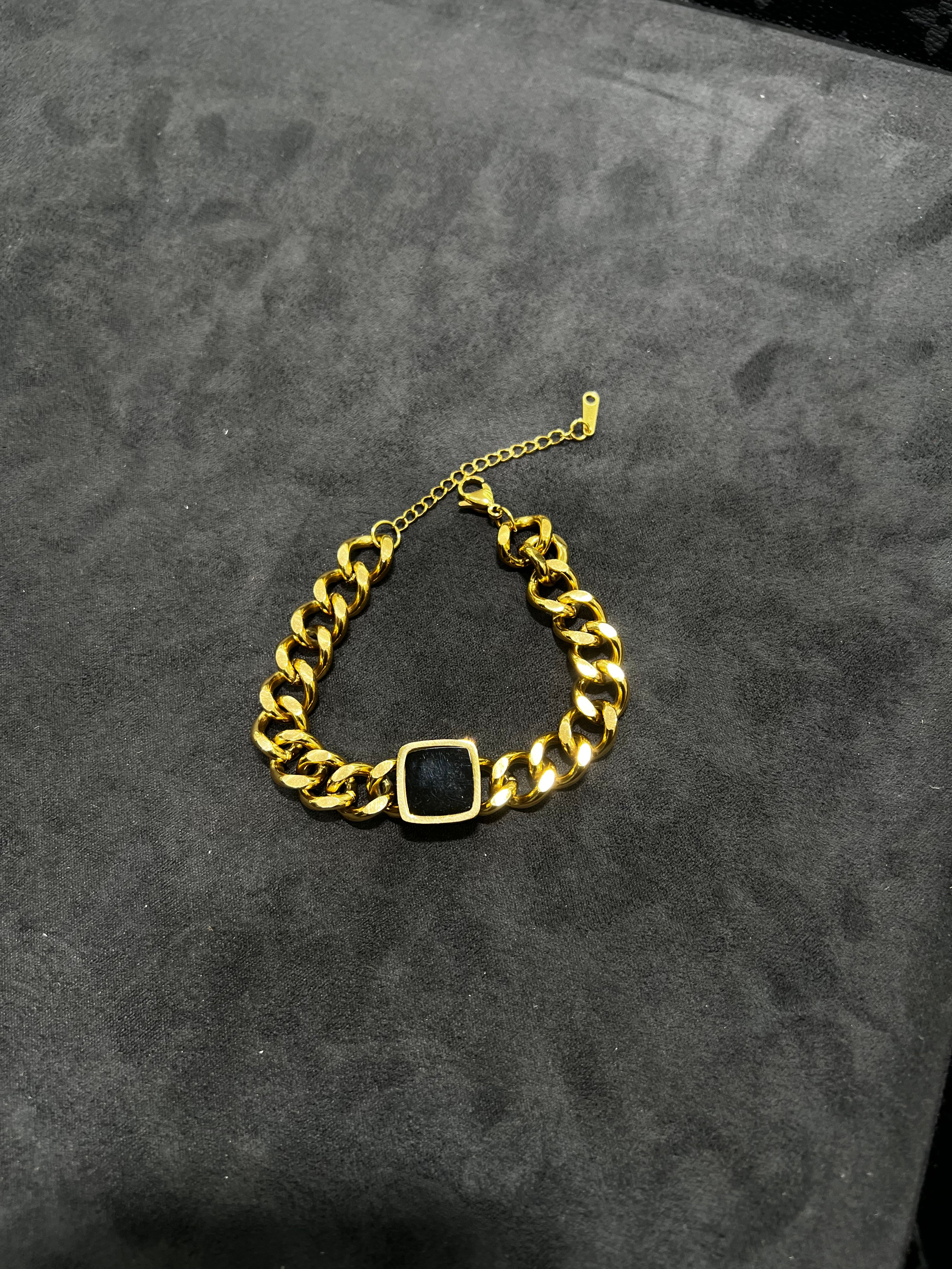 انسيال الحجر الأسود