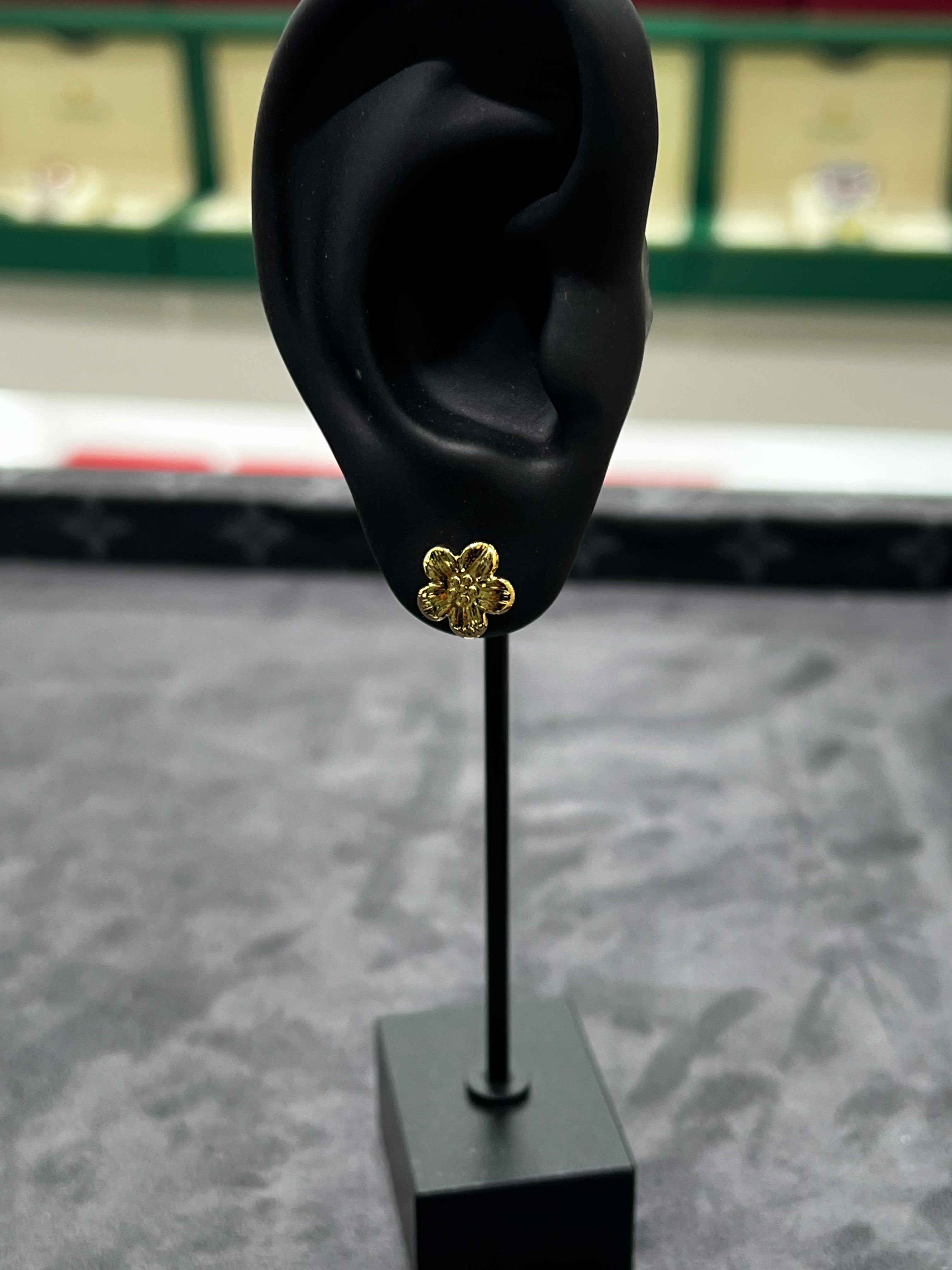 أقراط أذن الورده بريمه