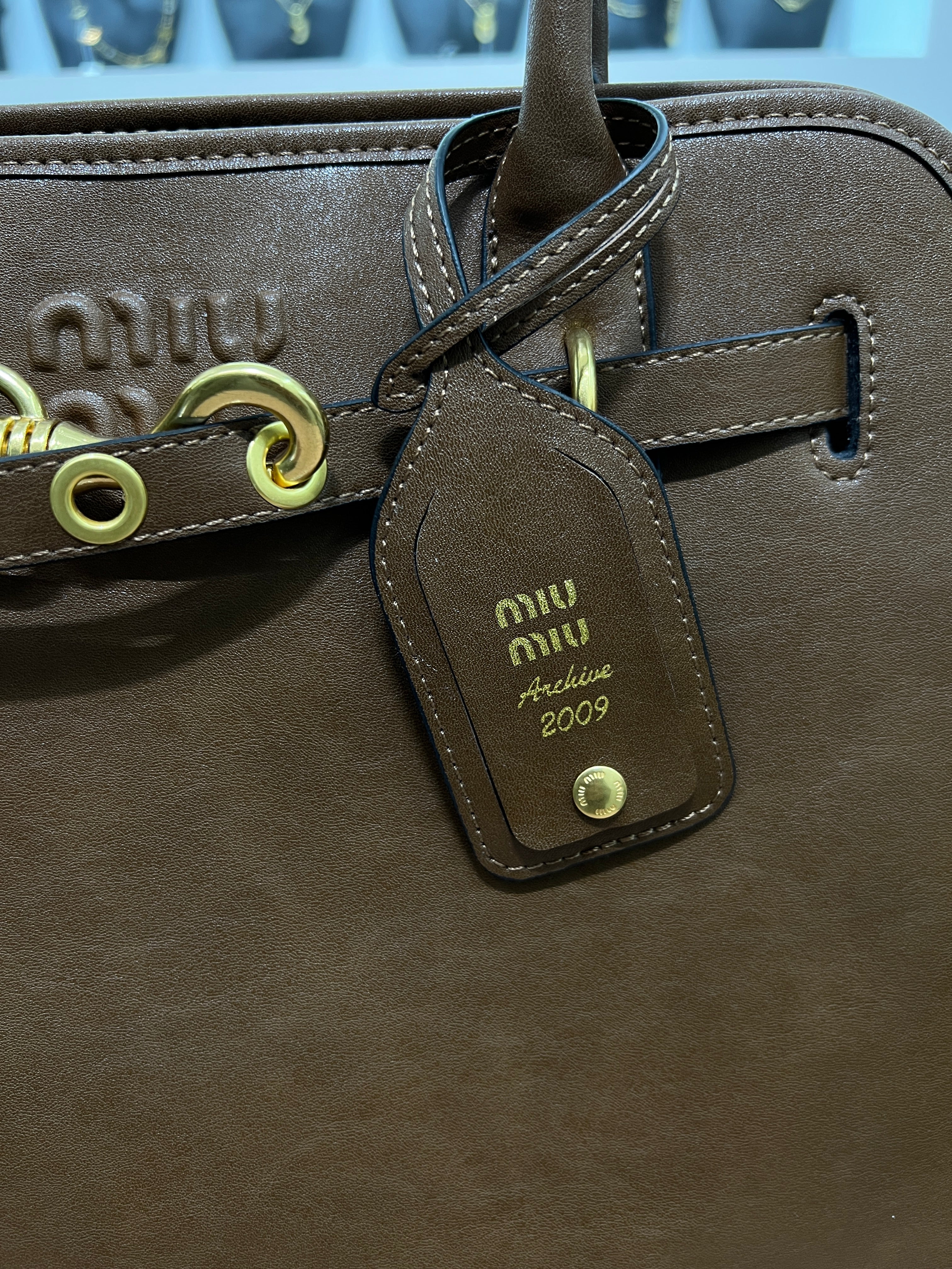 Archive Leather Top-Handle Warm Brown Bag