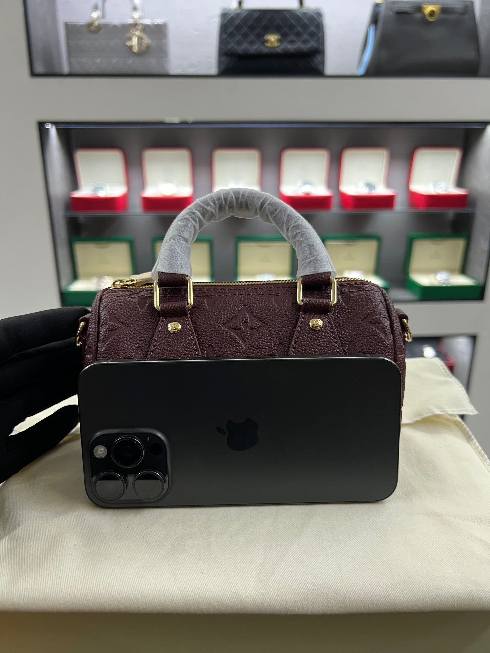 حقيبة سبيدي بندولير 20 – برقندي إمبرنت
Speedy Bandoulière 20 – Burgundy Empreinte