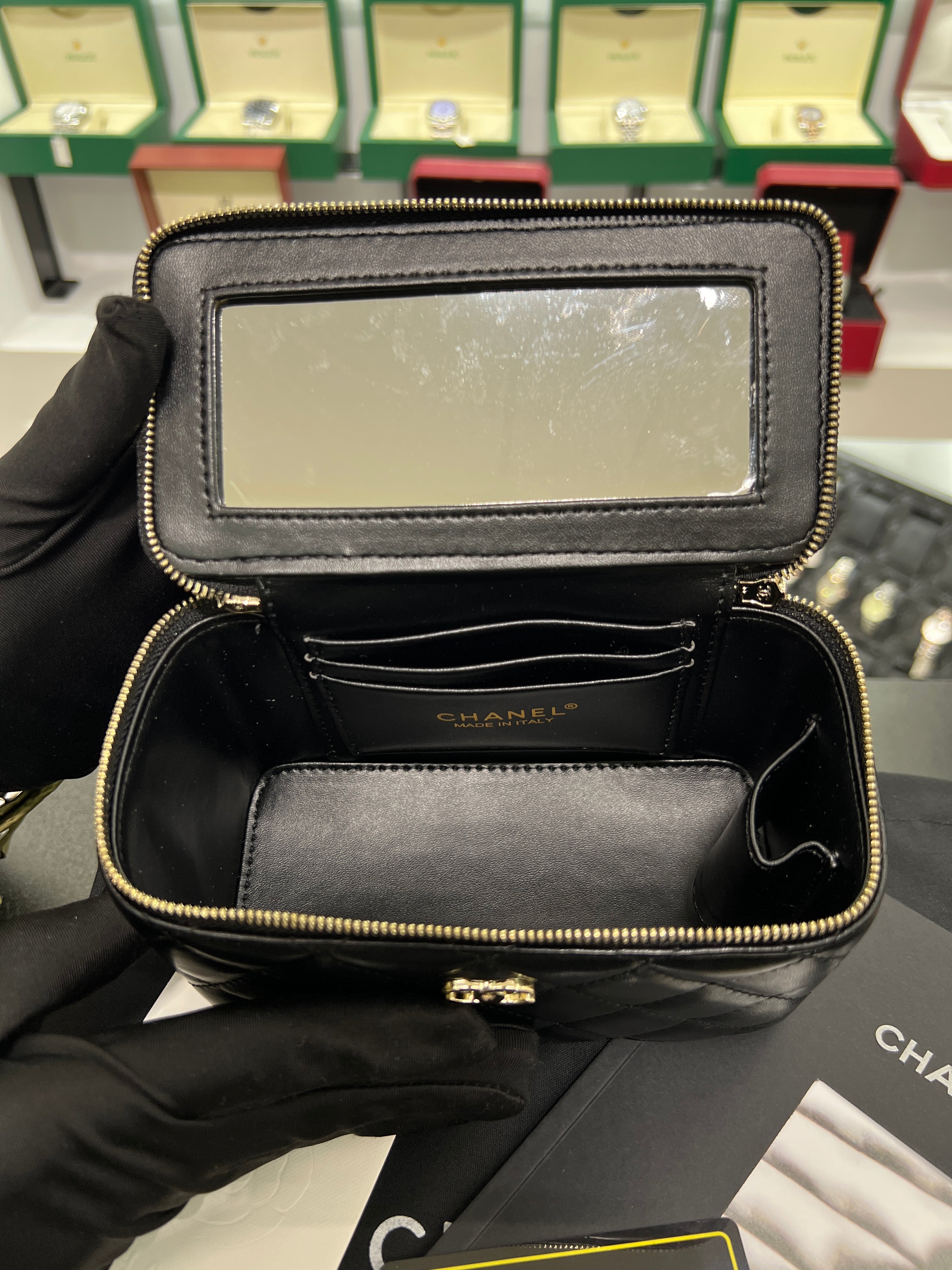 Vanity Case – Quilted Leather (Black)