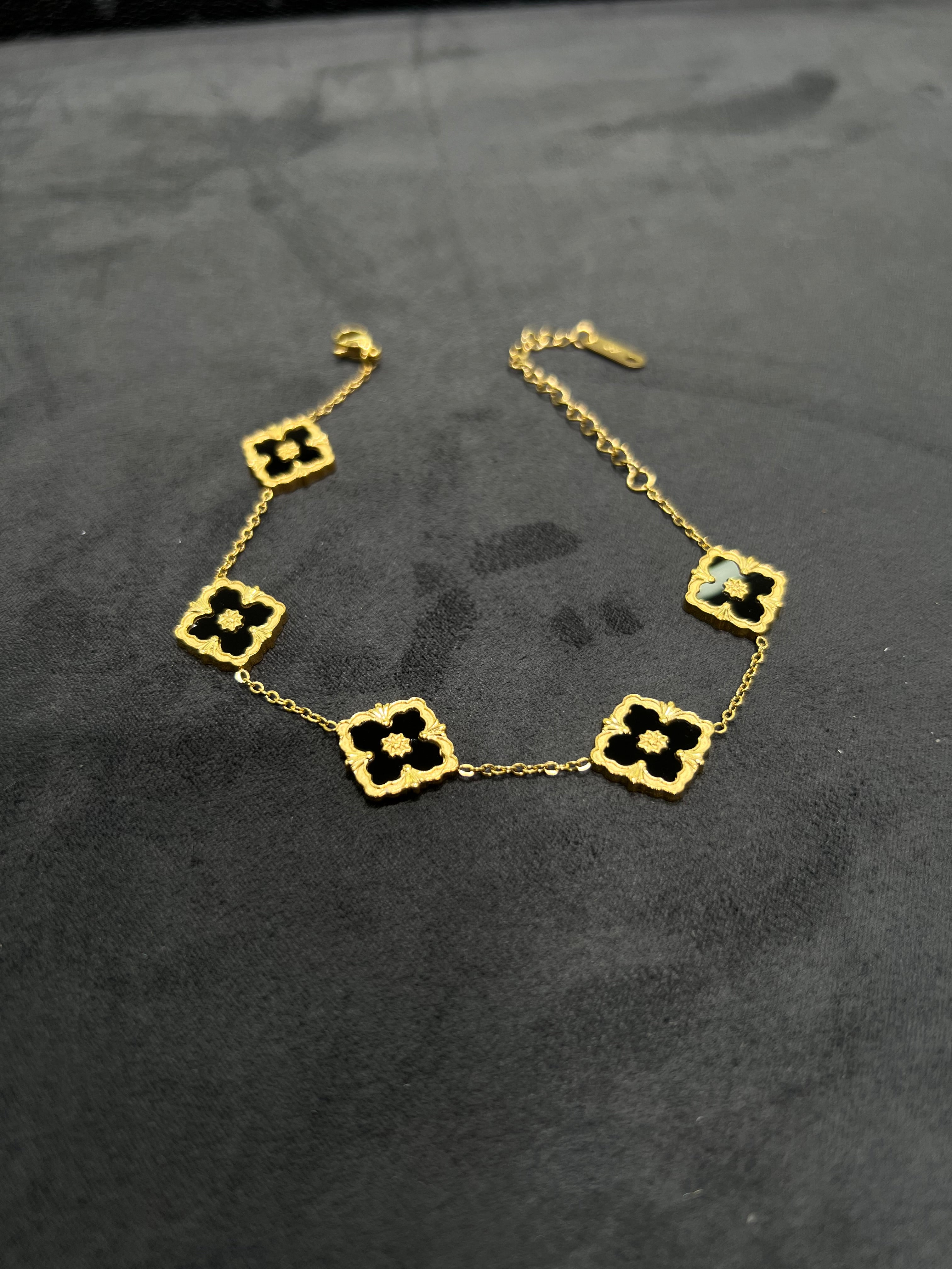 انسيال روبيرتو كوين اسود