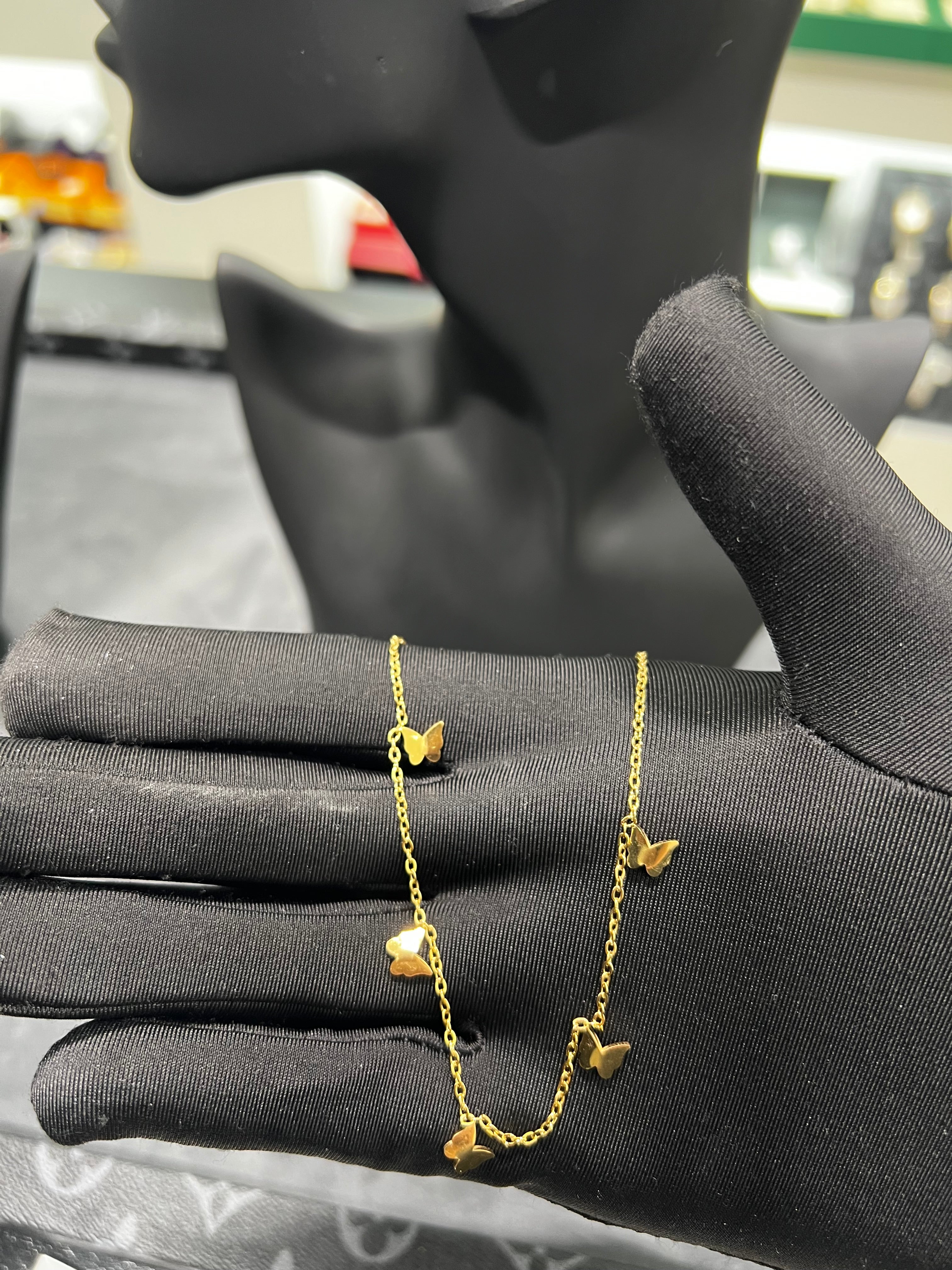 سلسال الفراشة سبعة فراشات