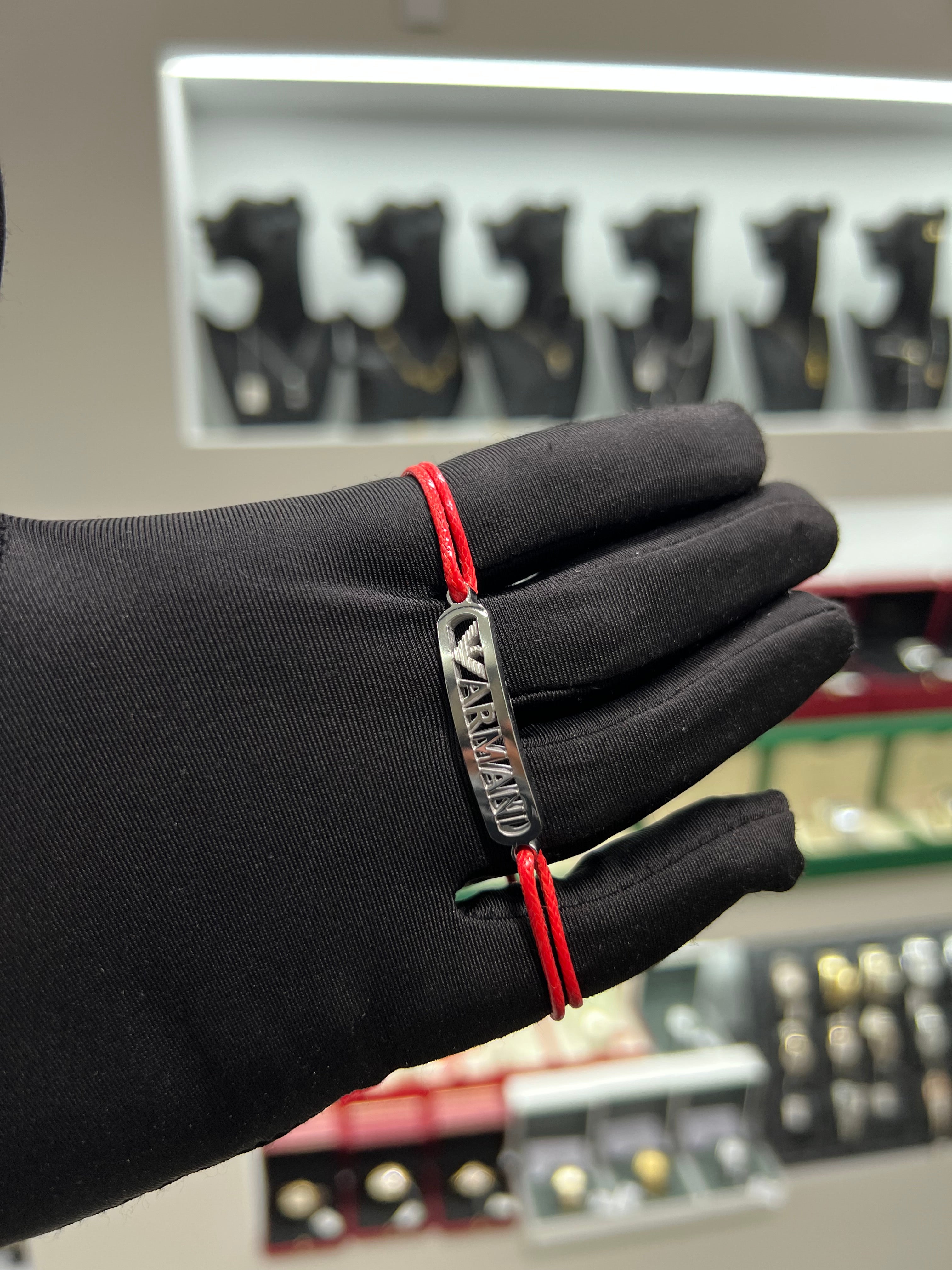 سوار خيط أرماني احمر