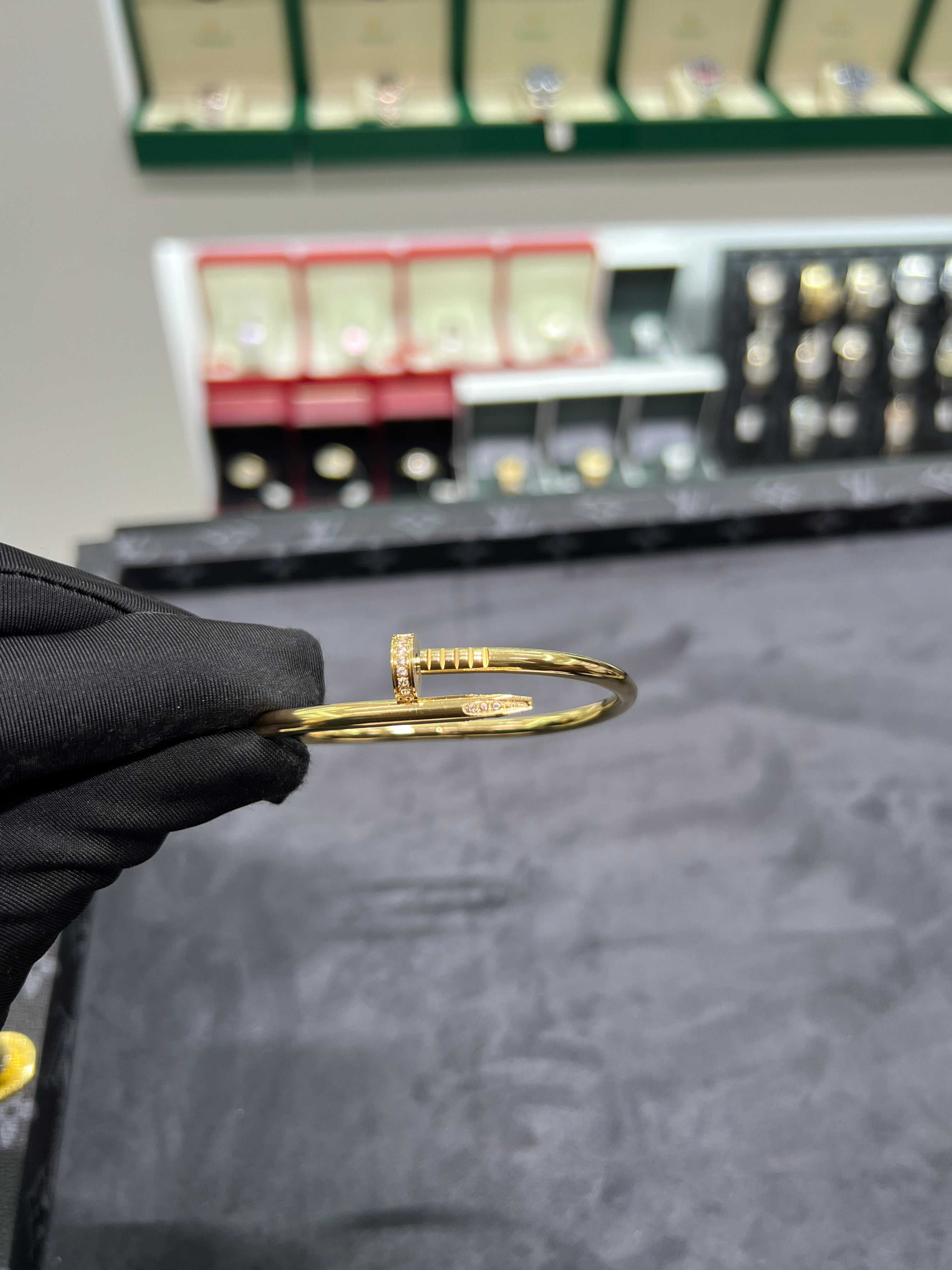 سوار جوست آن كلو العريض