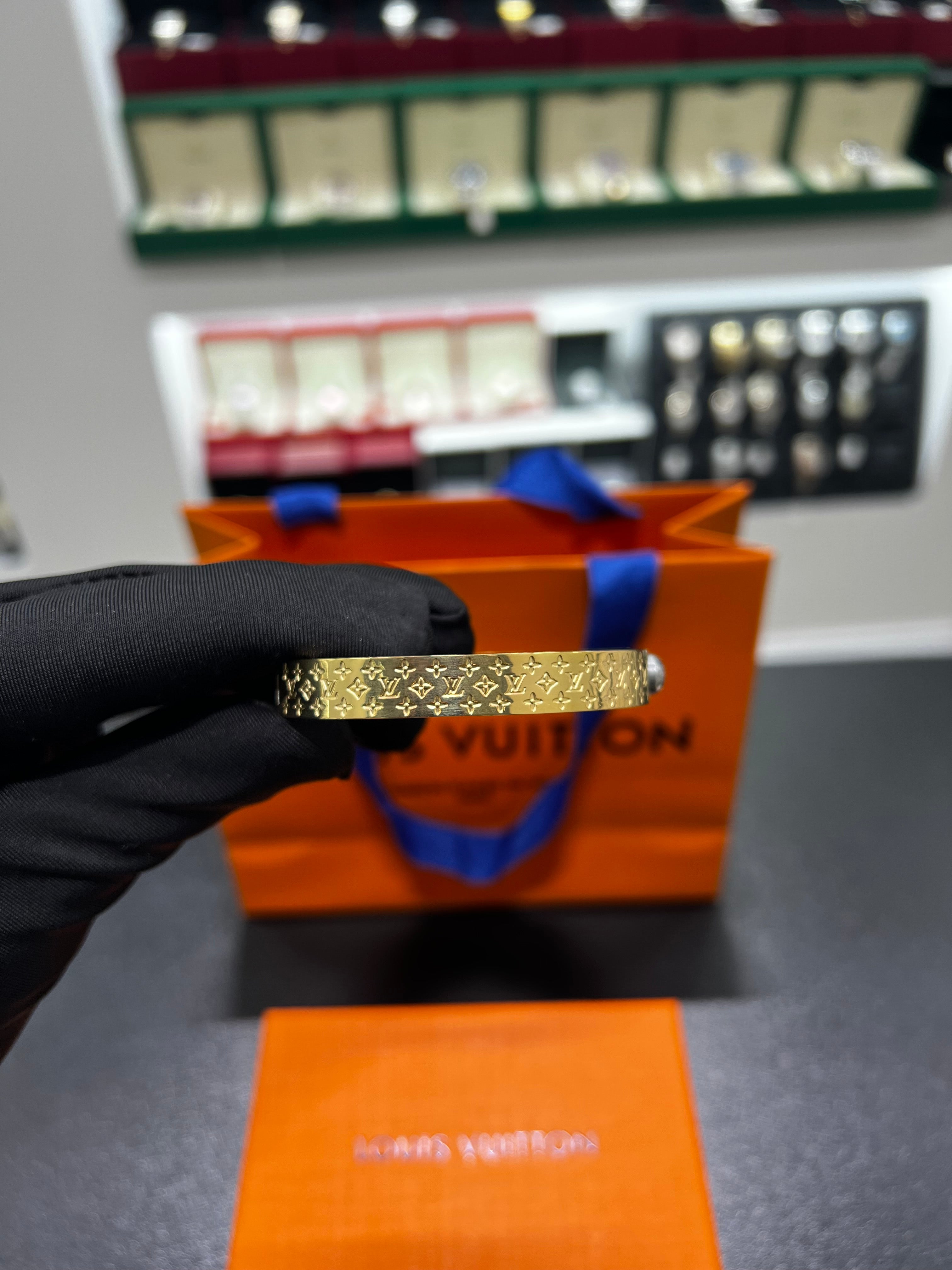 Nanogram cuff lv