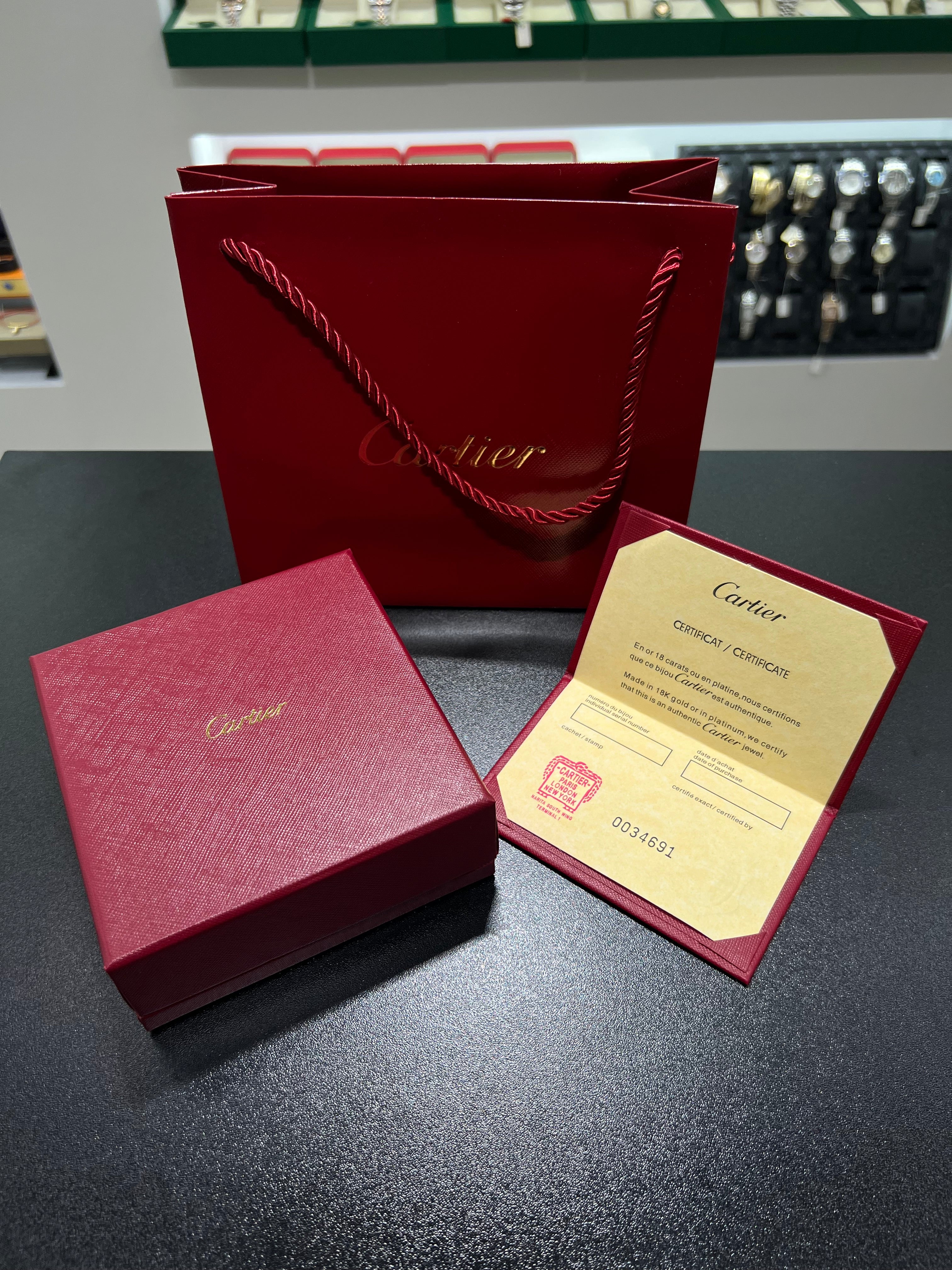 سوار جوست آن كلو ذهبي صغير الحجم