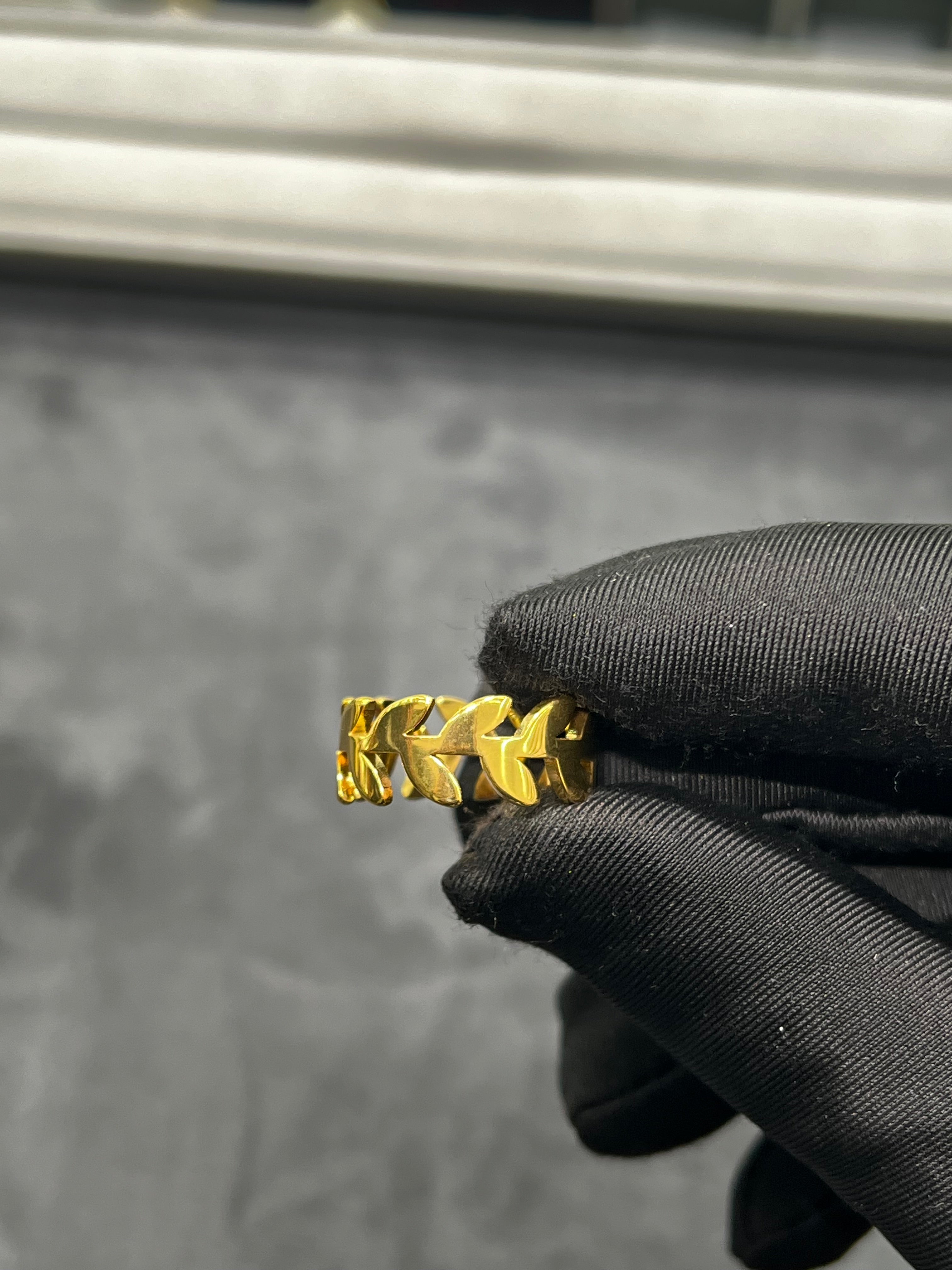 خاتم الورق الذهبي