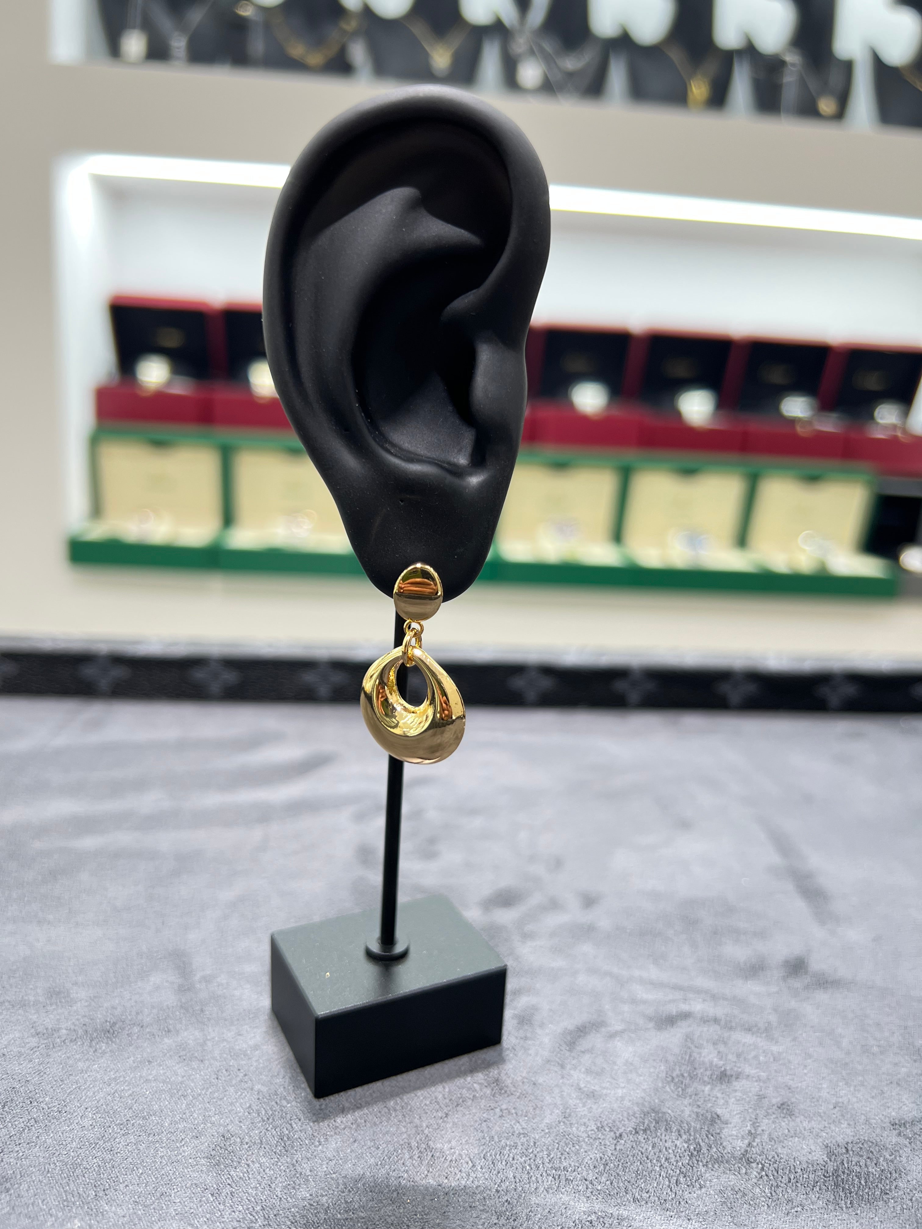 أقراط أذن الدمعه الدائريه