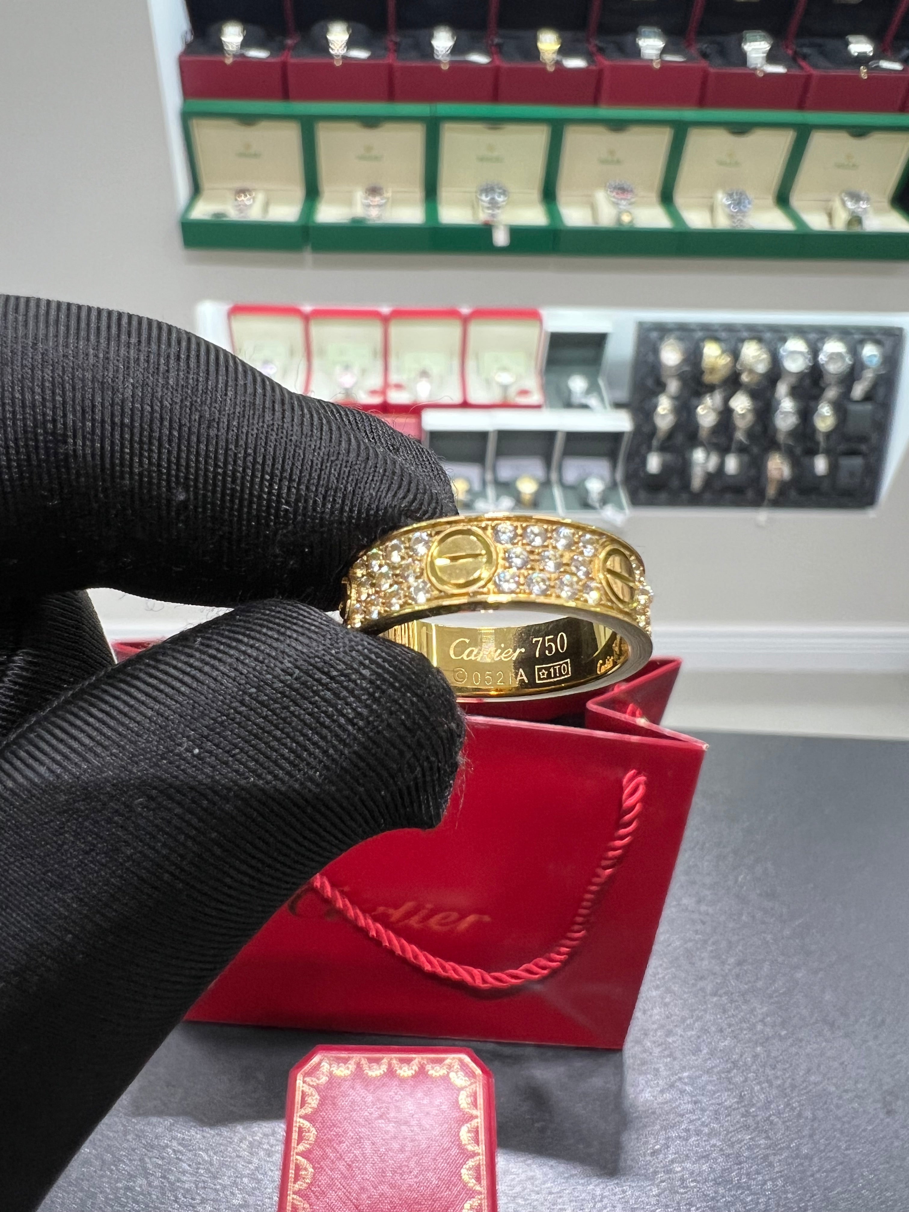 خاتم Cartiėr LOVE ترصيع كامل ذهبي