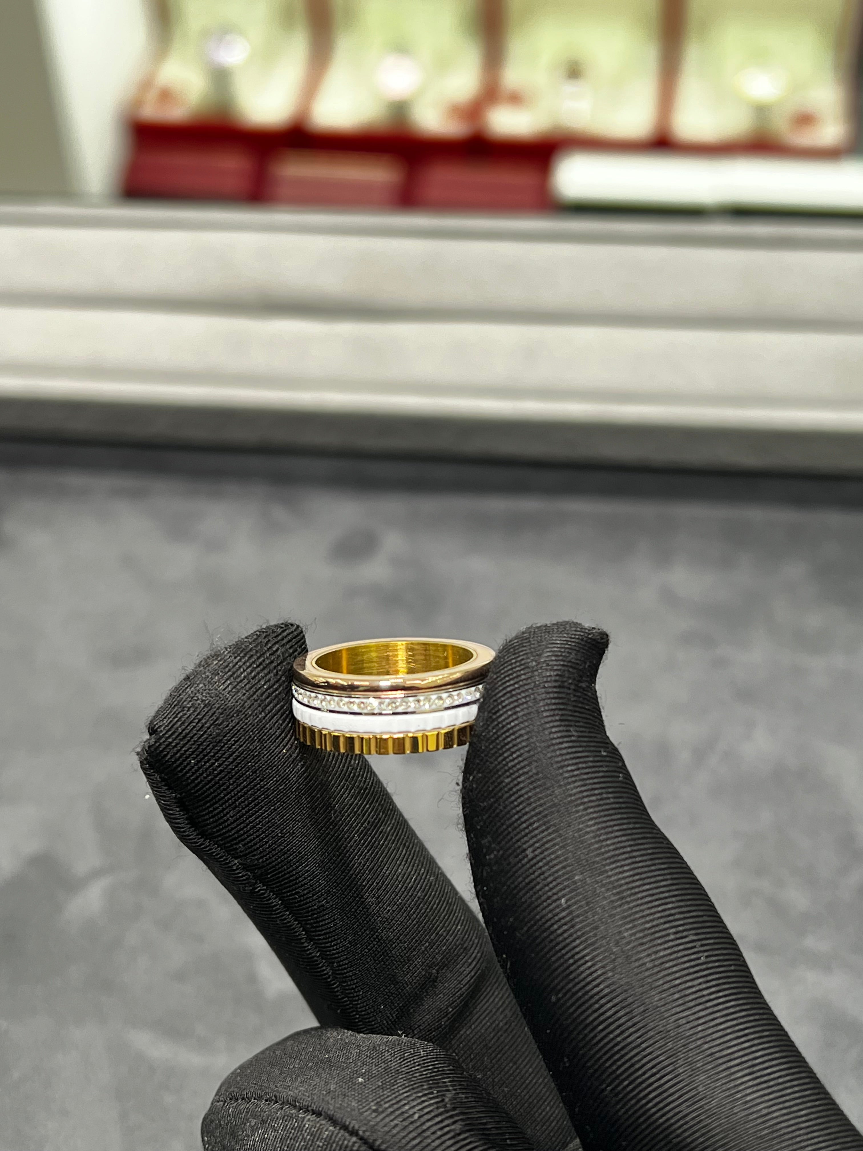 خاتم بوشرون ابيض