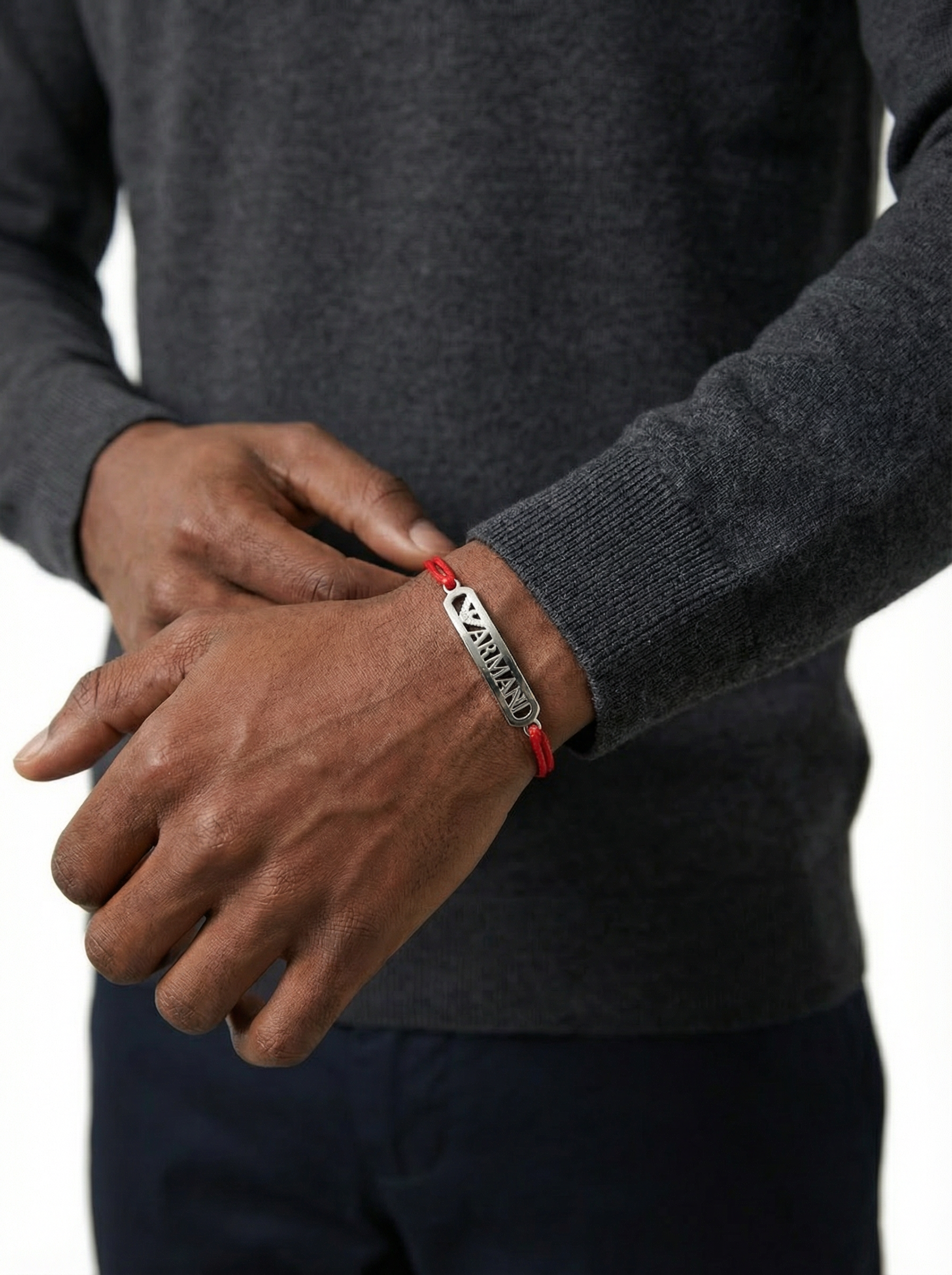 سوار خيط أرماني احمر