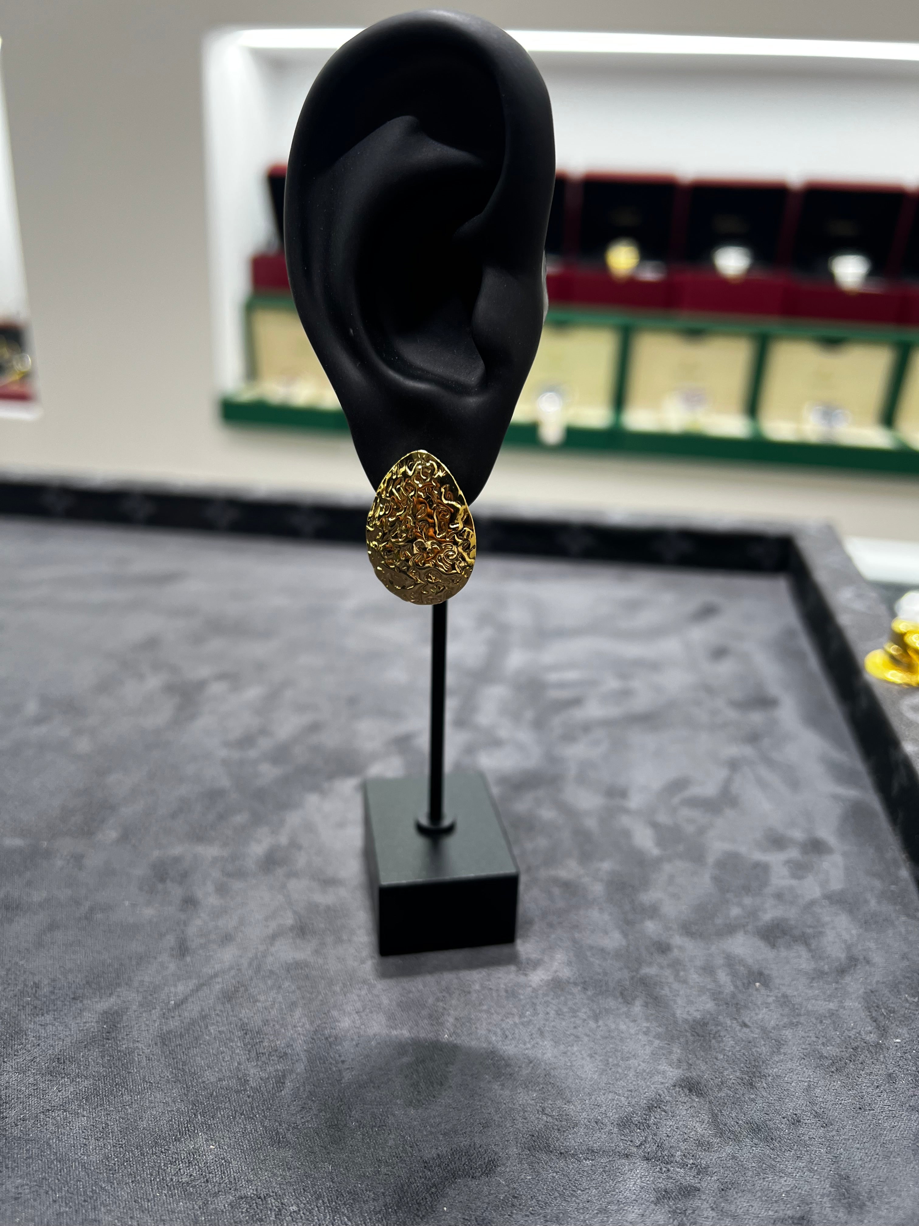 اقراط اذن مزخرفه