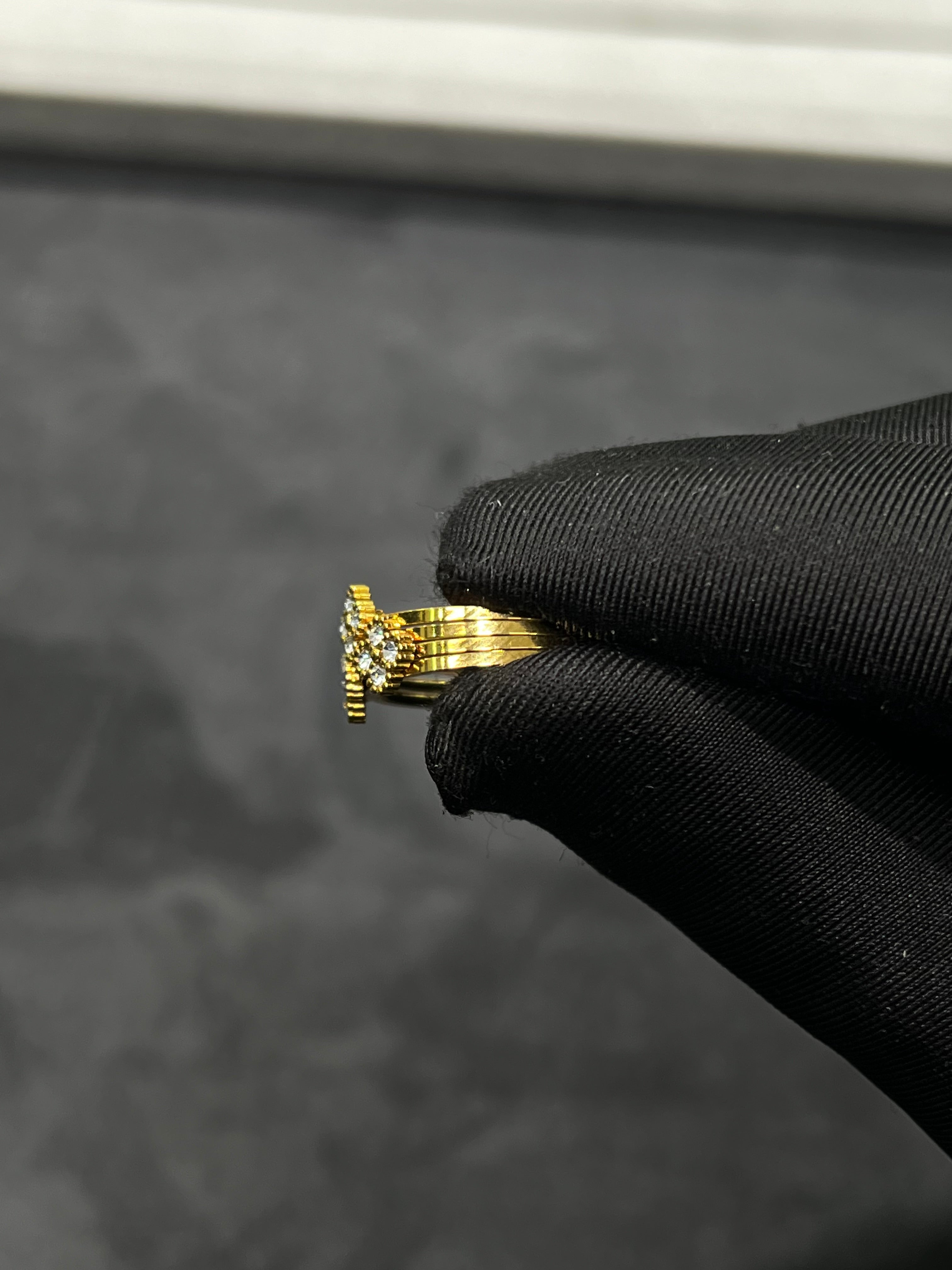 خاتم الحلقات الاربعه