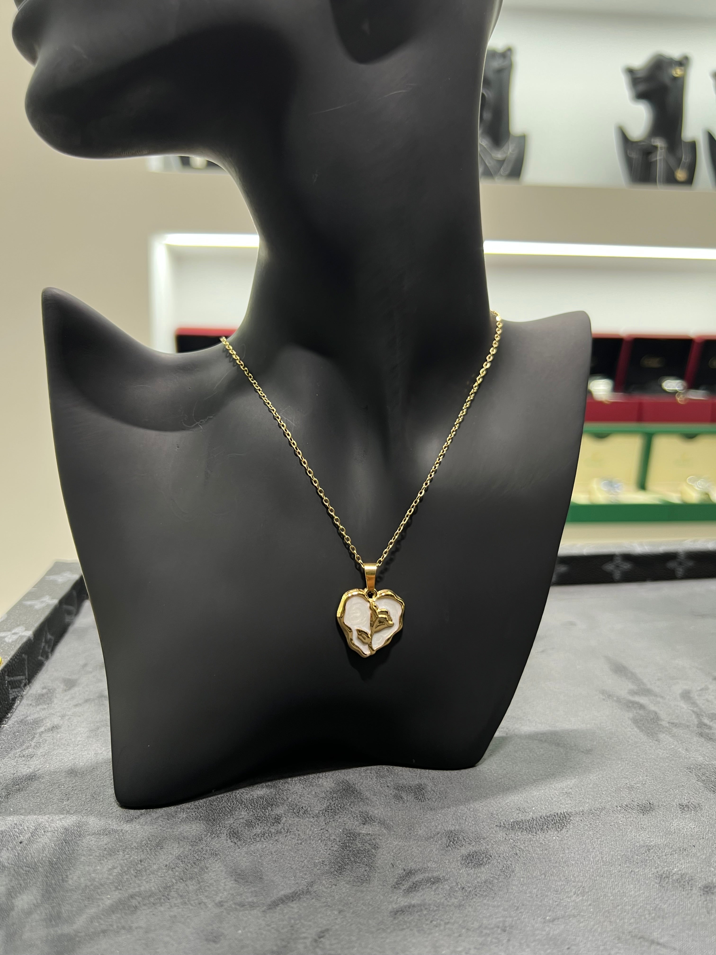 سلسال الورده البيضاء