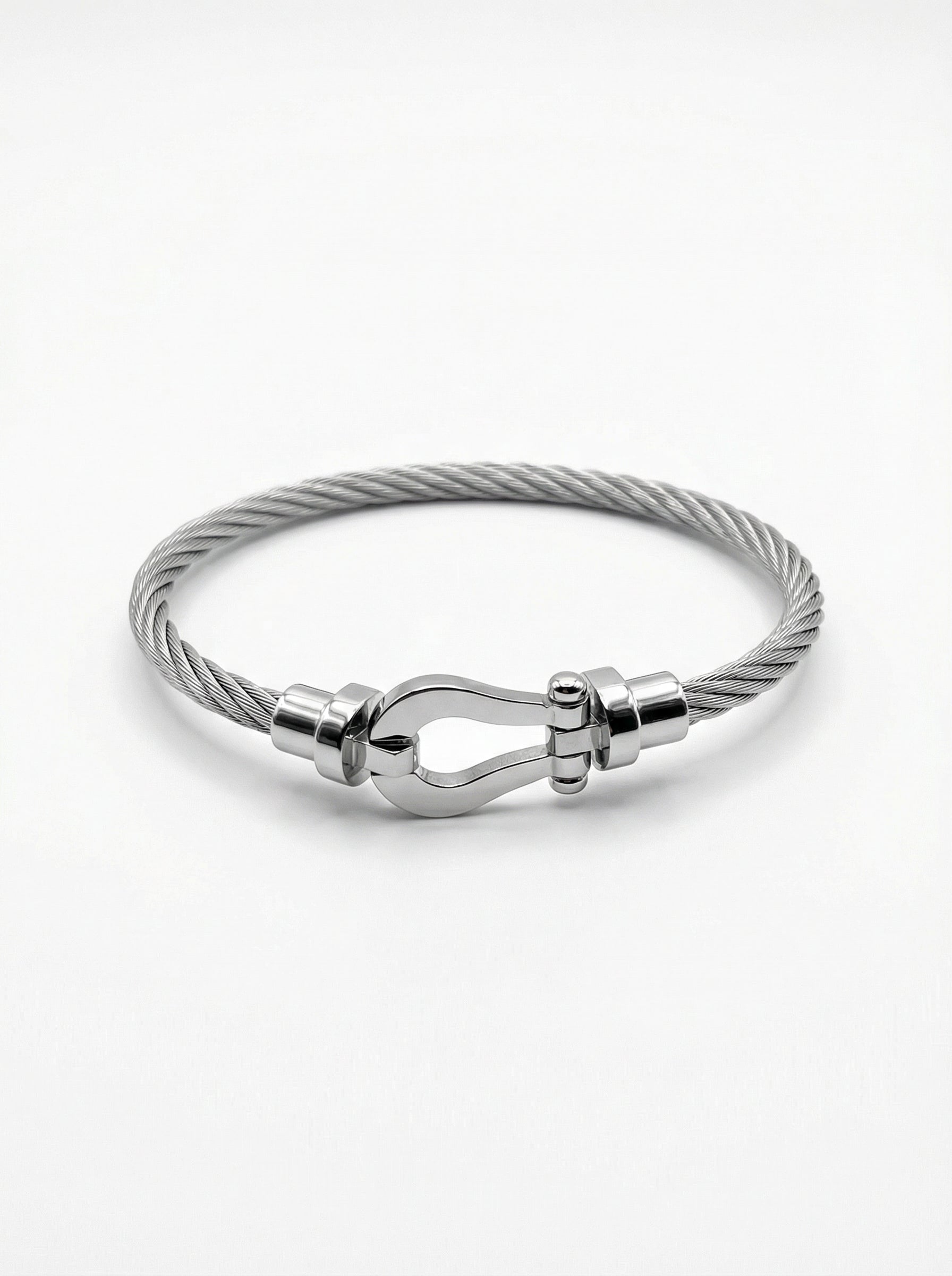 سوار الفريد فضي