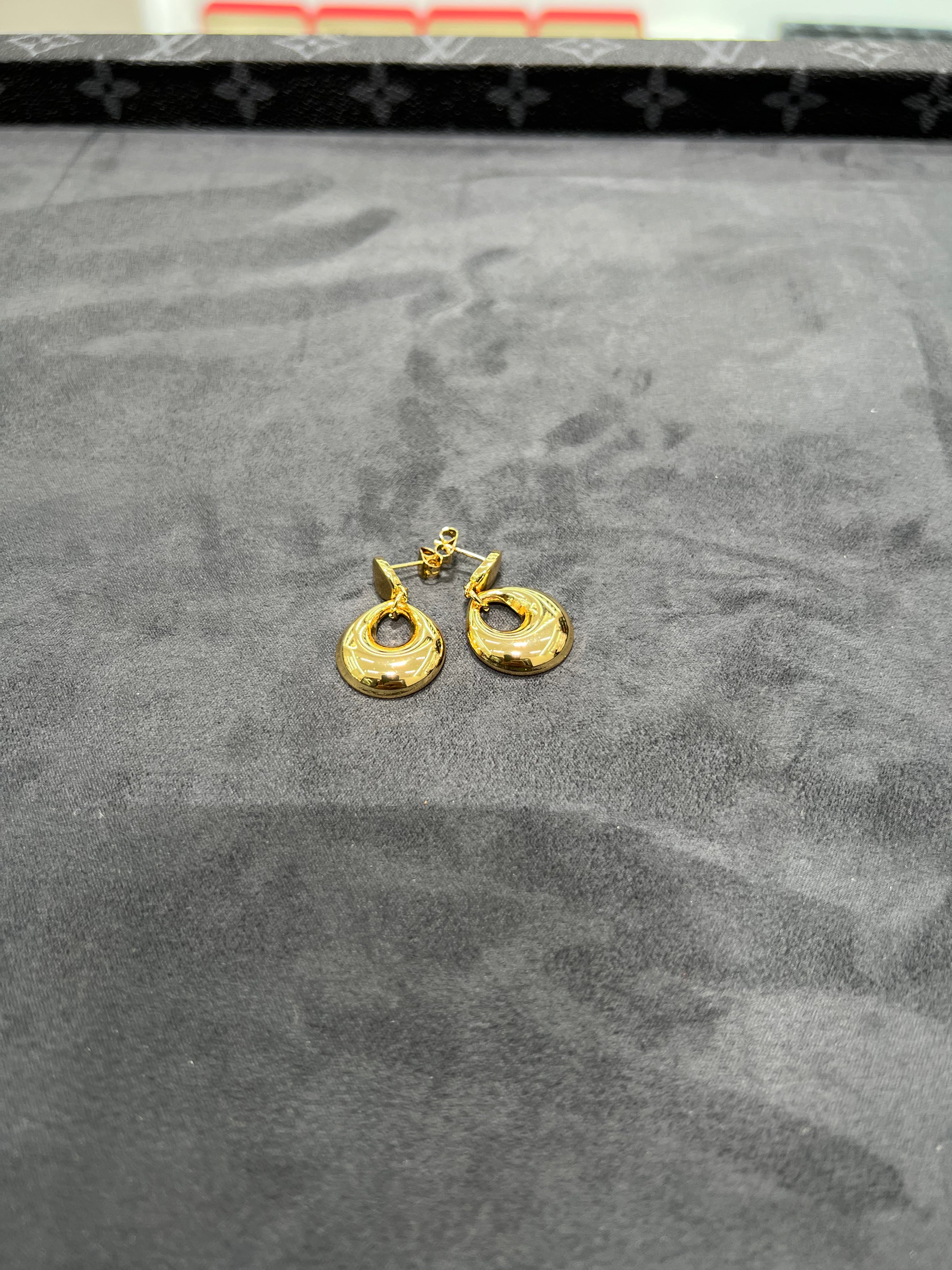 أقراط أذن الدمعه الدائريه