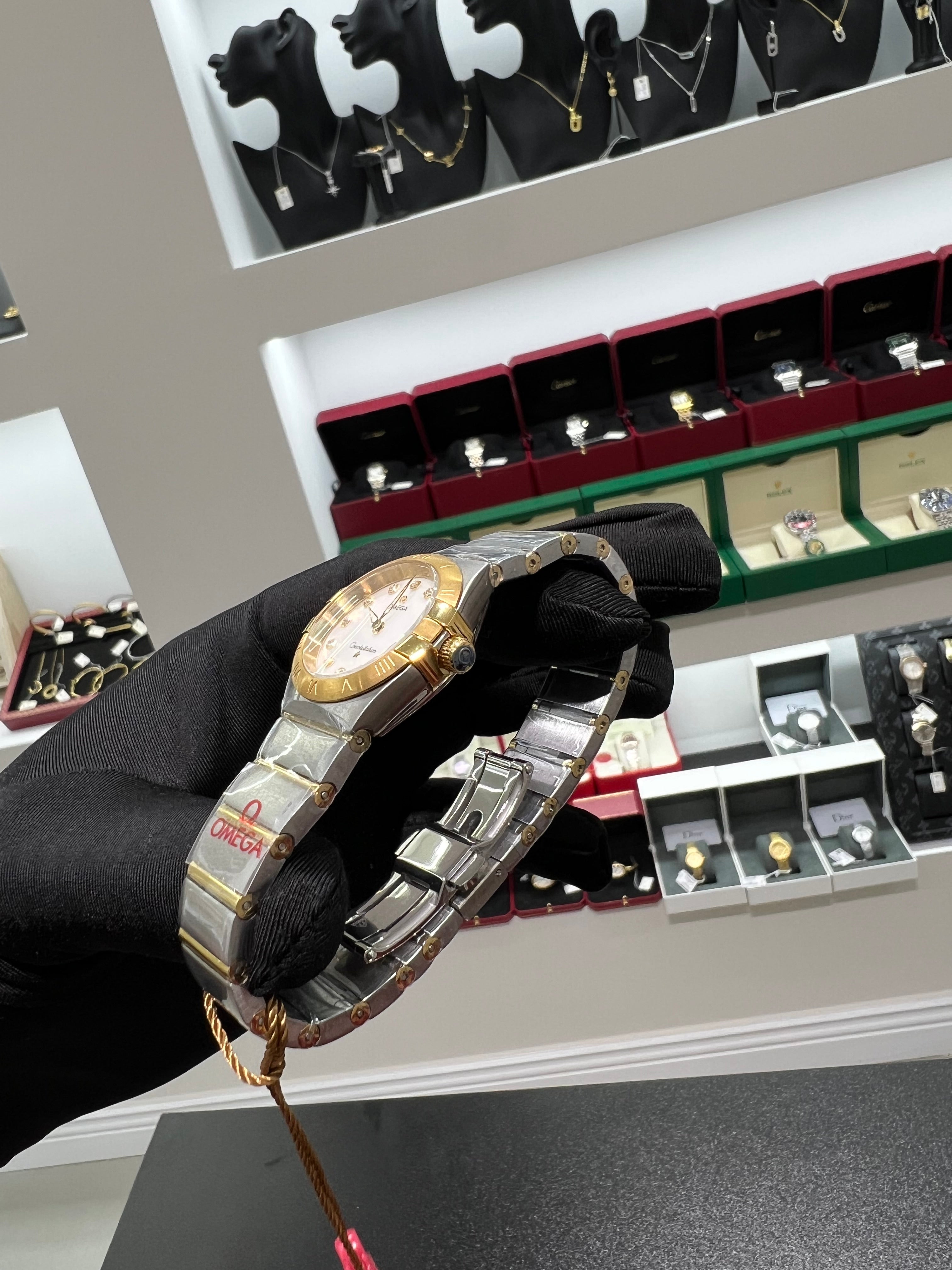 Constellation with mother-of-pearl dial