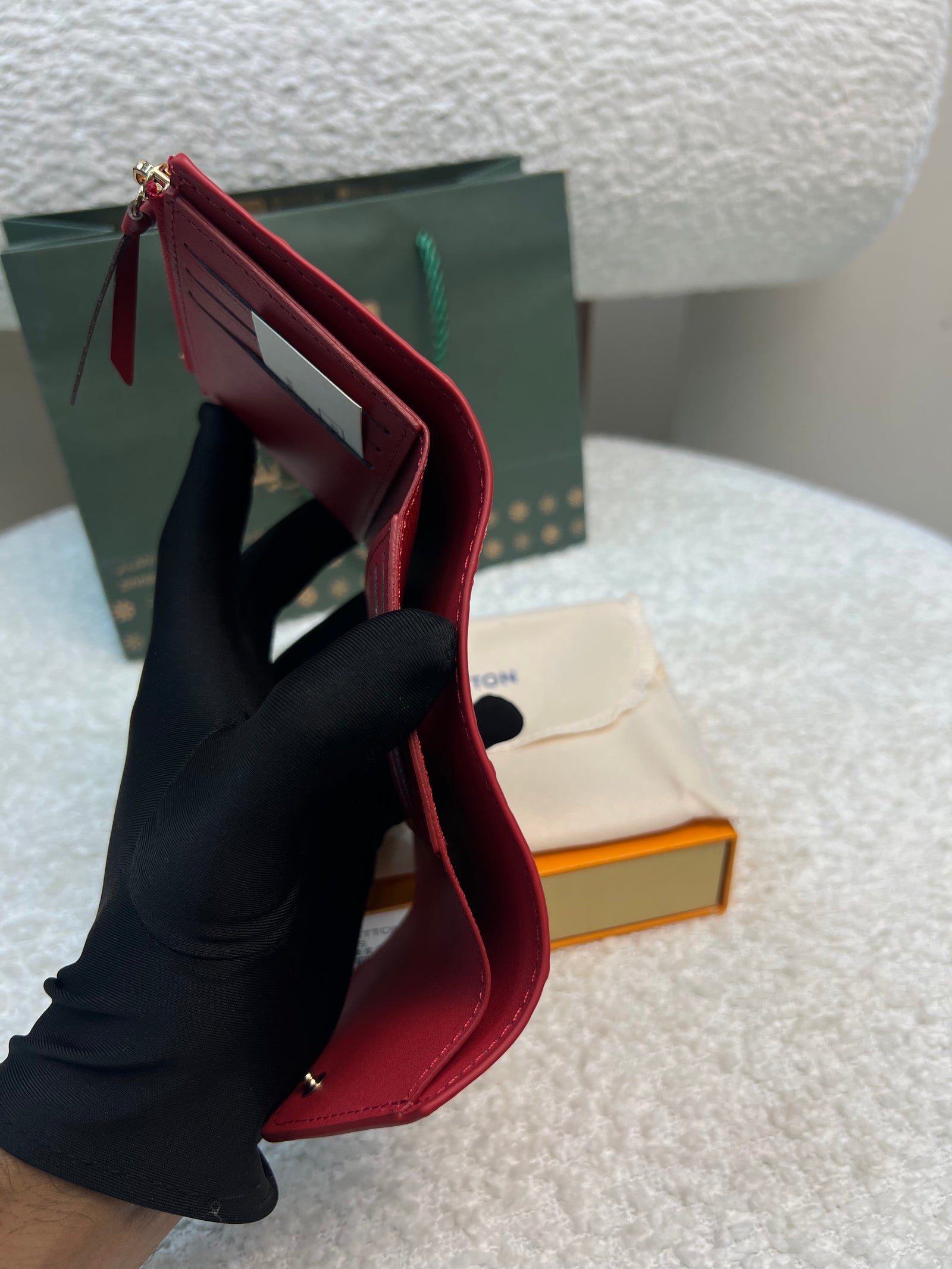 محفظة فيكتورين جلد لامع أحمر Victorine Patent Wallet Red