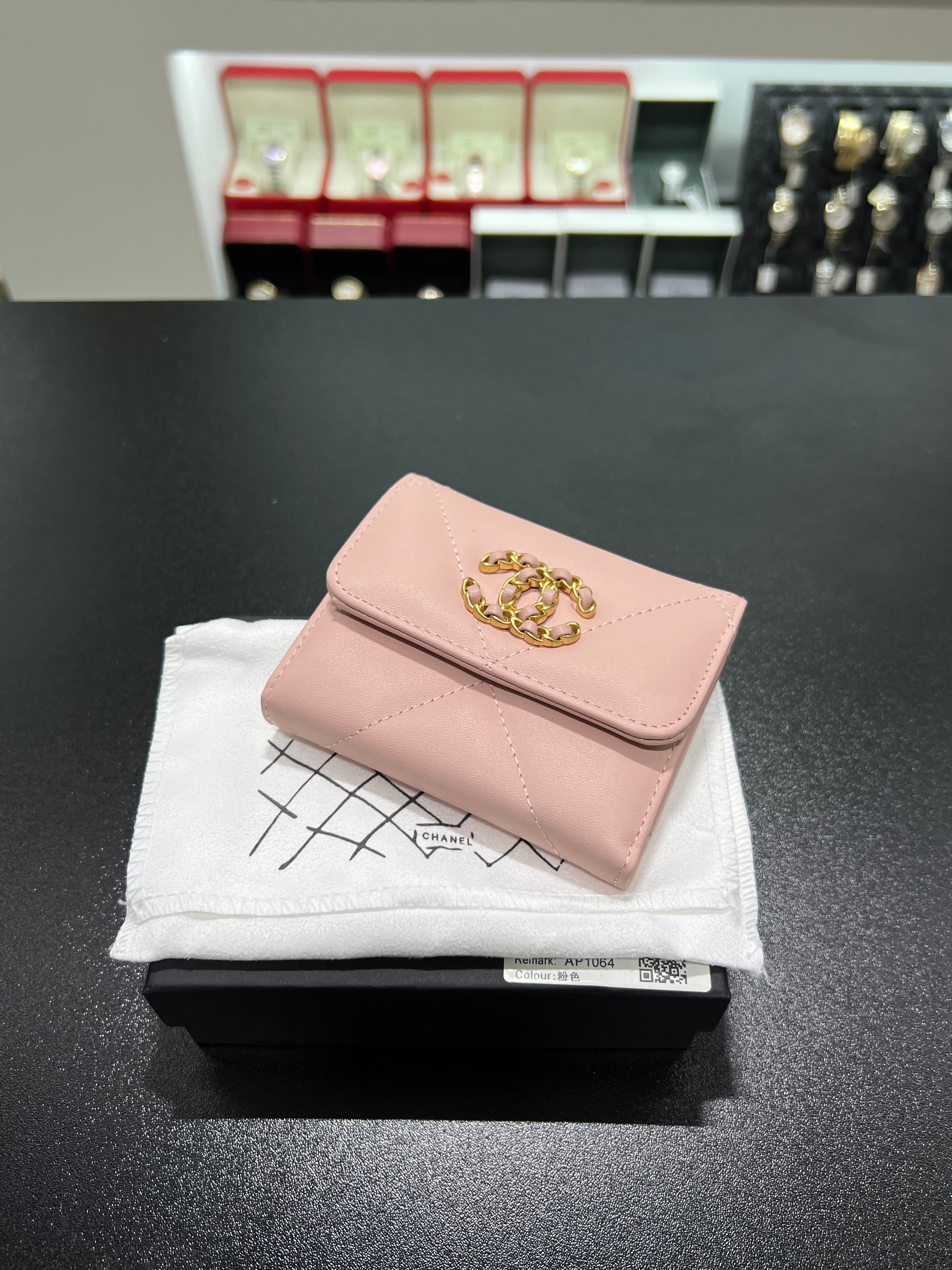 CHANEL 19 FLAP pink CARD HOLDER
