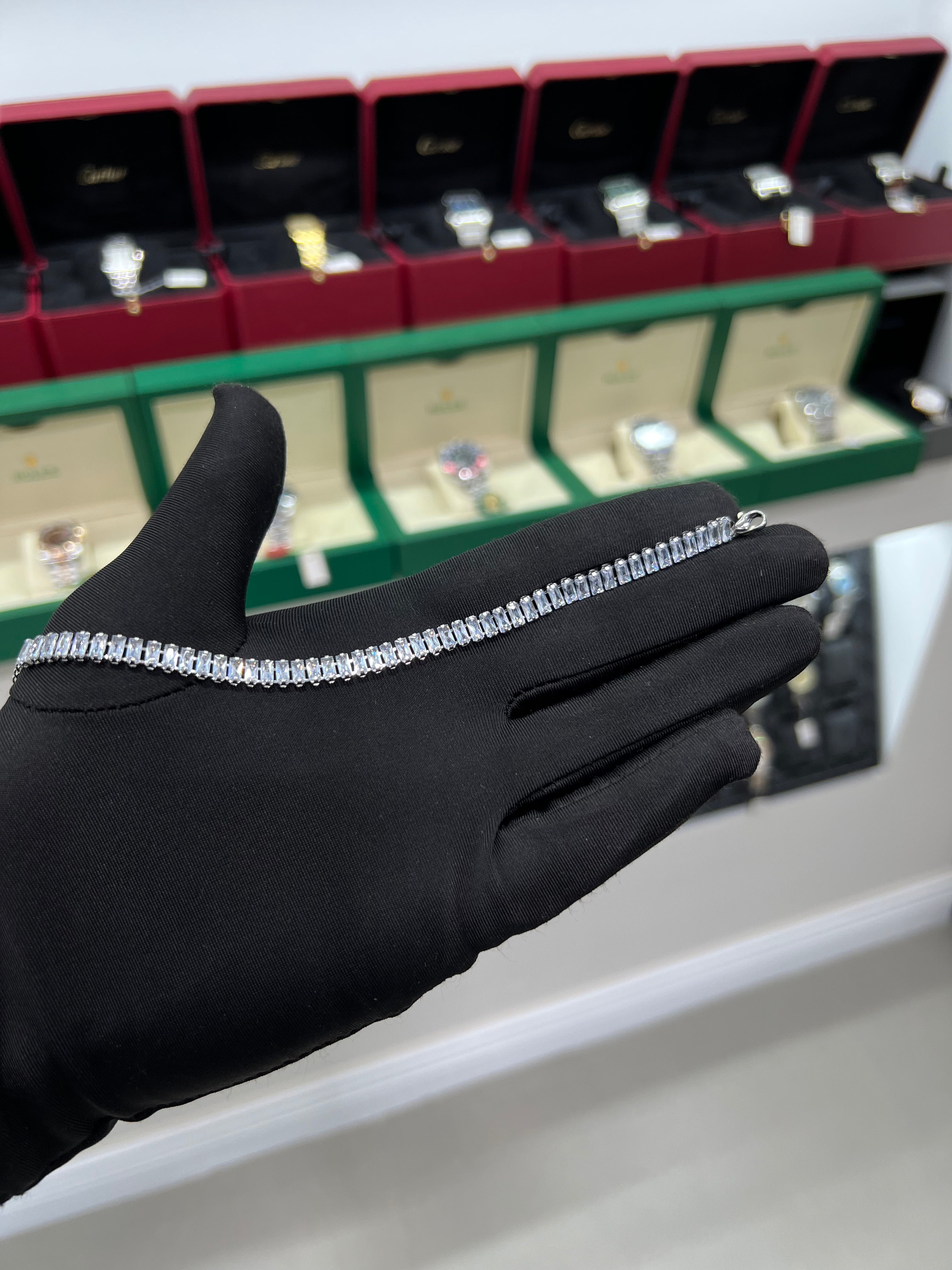 انسيال الحجر المستطيل الفضي