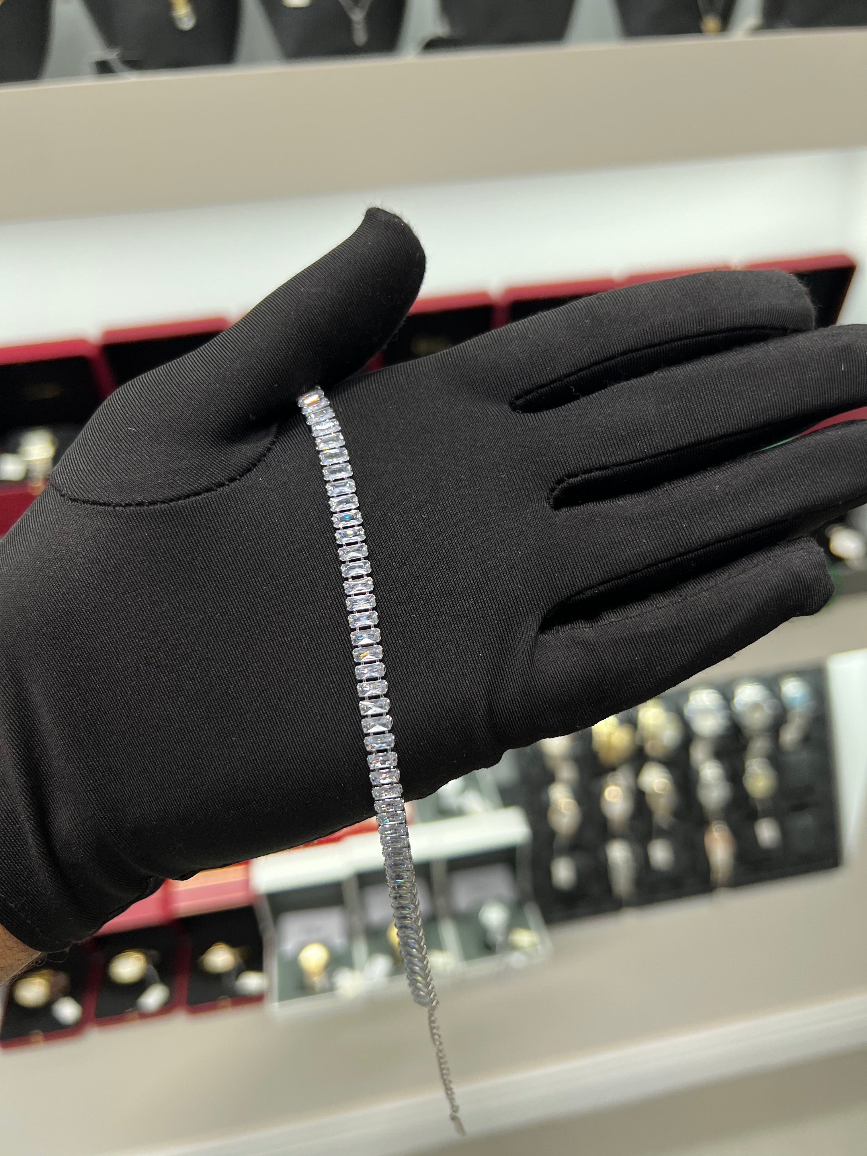 انسيال الحجر المستطيل الفضي