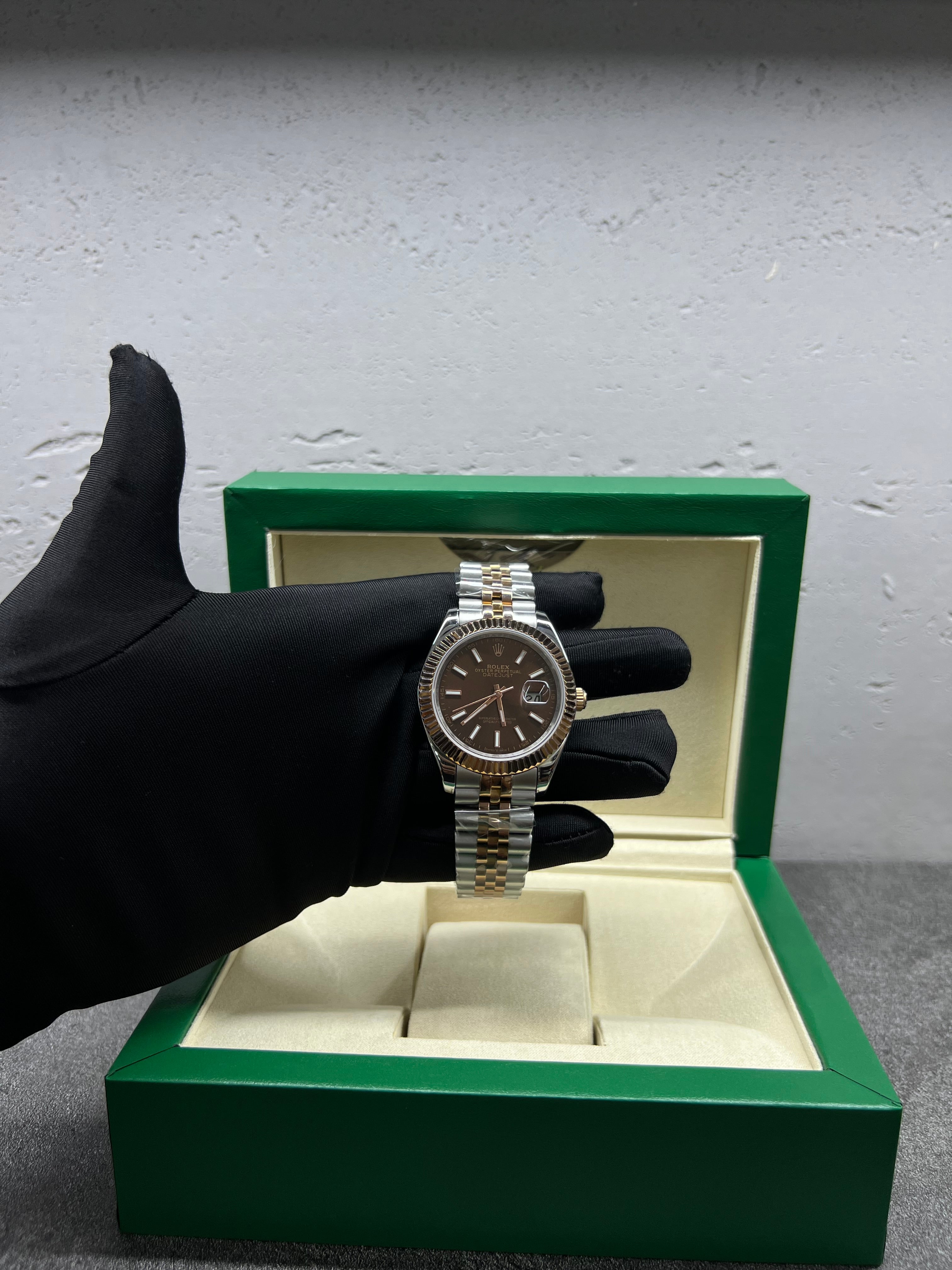 Oyster datejust chocolate dial and a two-tone/ اويستر ديت جست دايل شيكولاتي