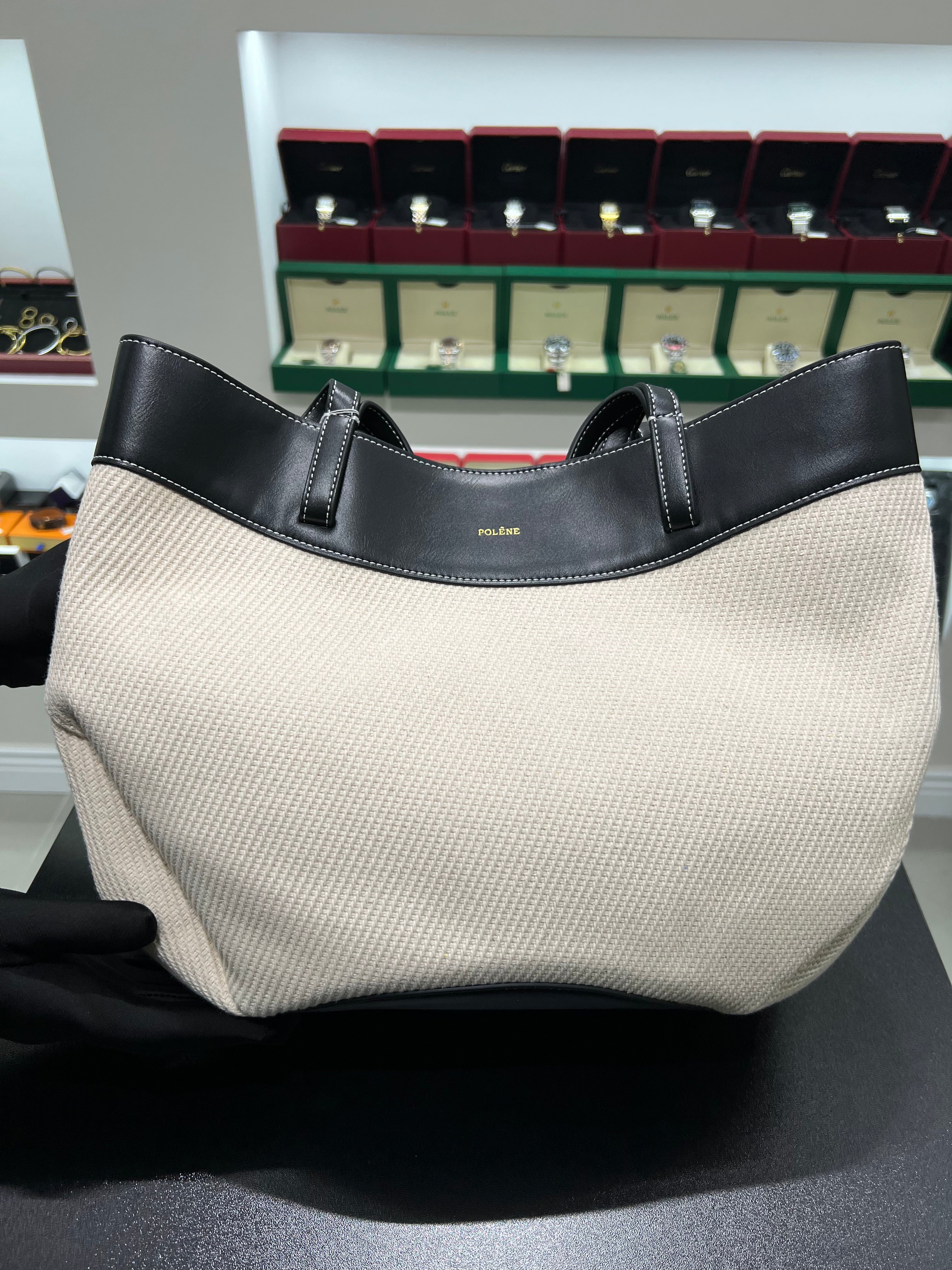 Polēne Cyme black