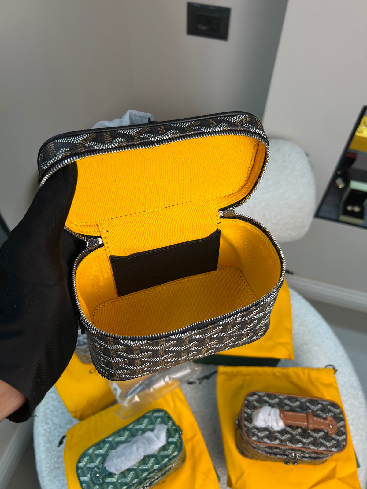 حقيبة ميوز فانيتي علبة تجميل بنقشة Muse Y Vanity Case