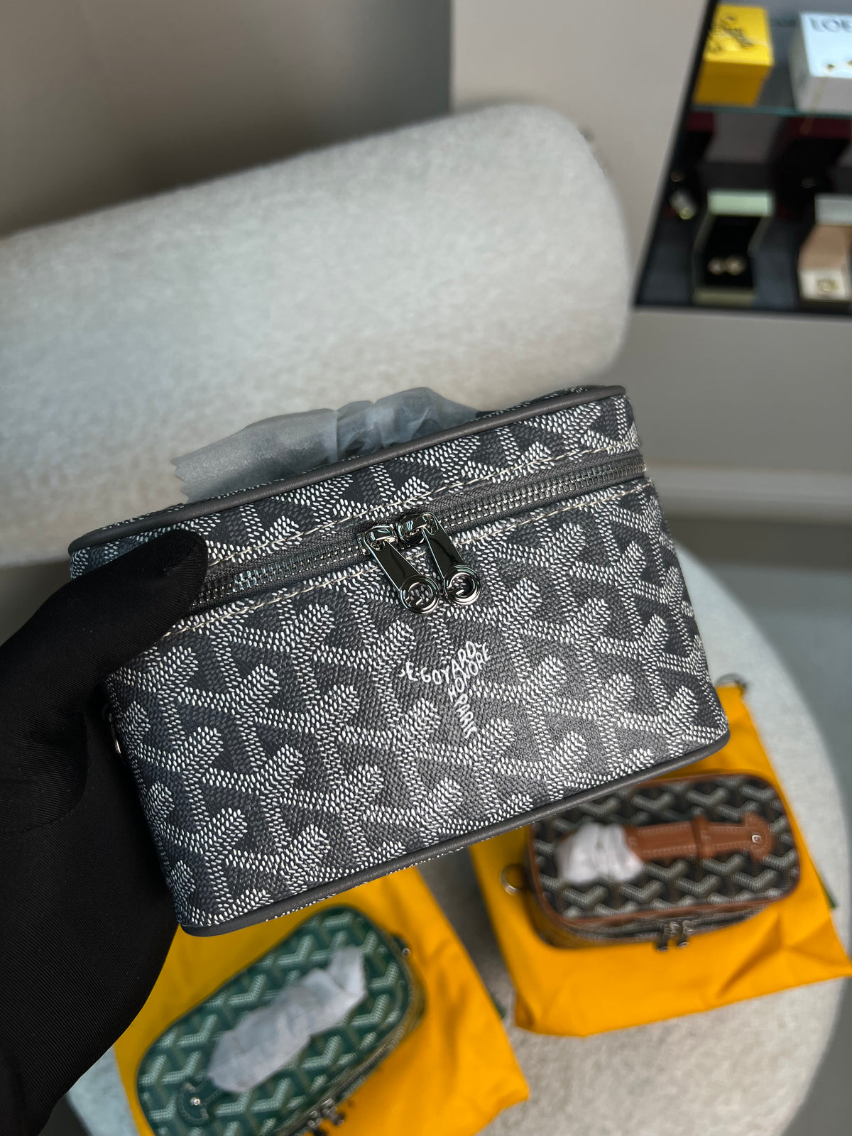 حقيبة ميوز فانيتي علبة تجميل بنقشة Muse Y Vanity Case