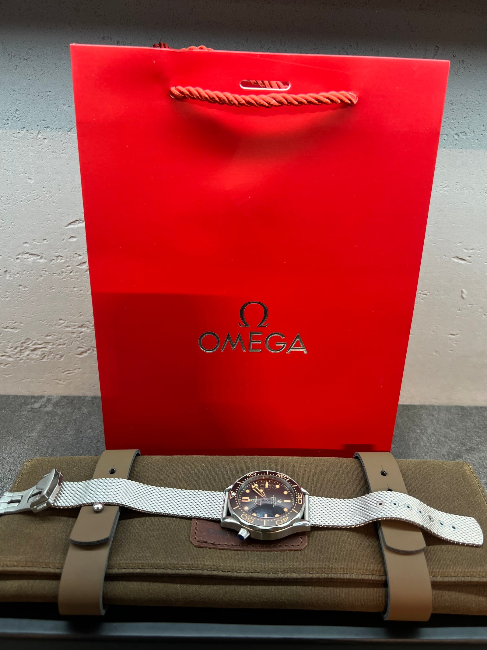 ساعة سيماستر دايفر 300M – إصدار 007
Seamaster Diver 300M – 007 Edition