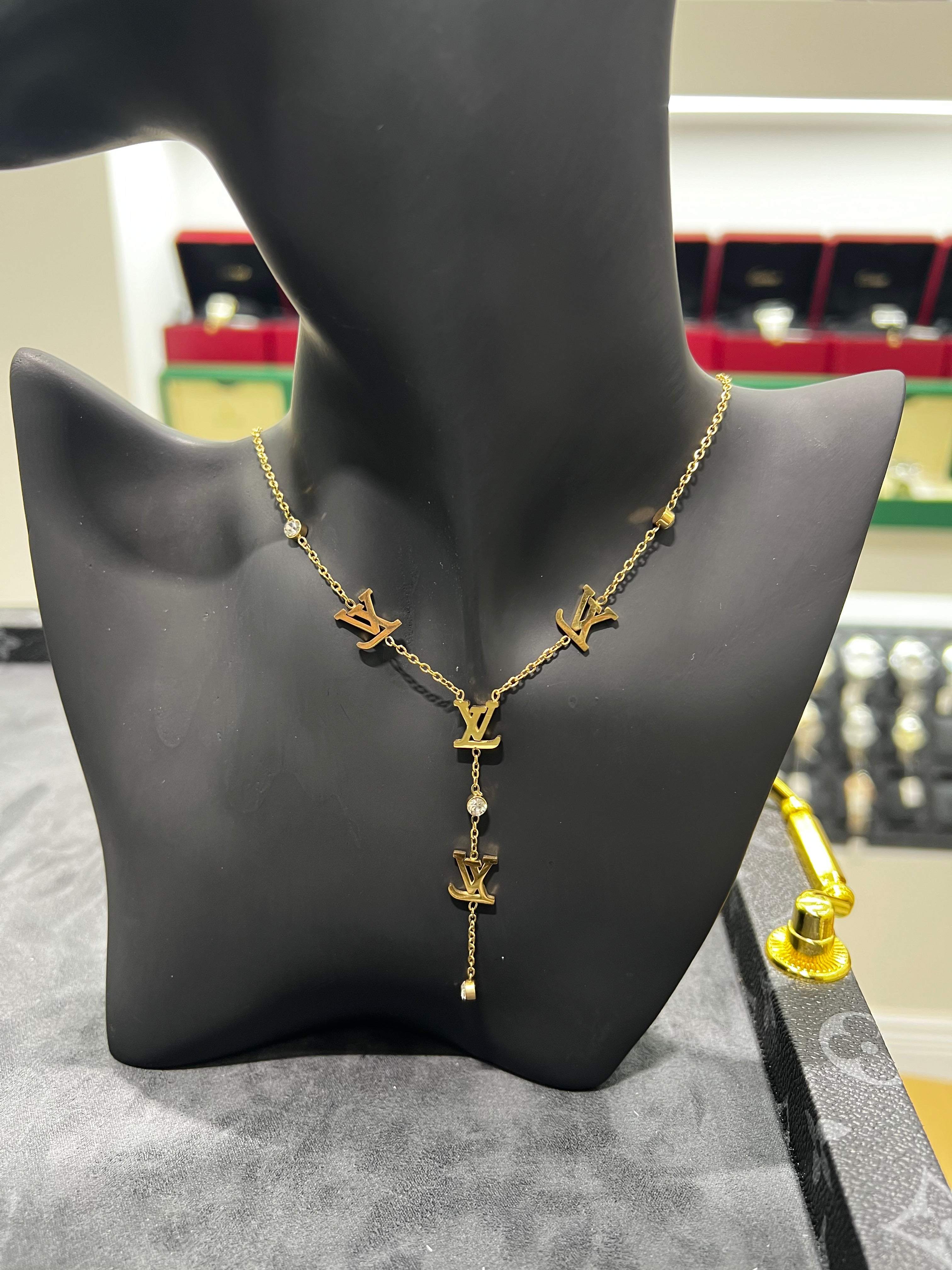 سلسال LV  الشعار