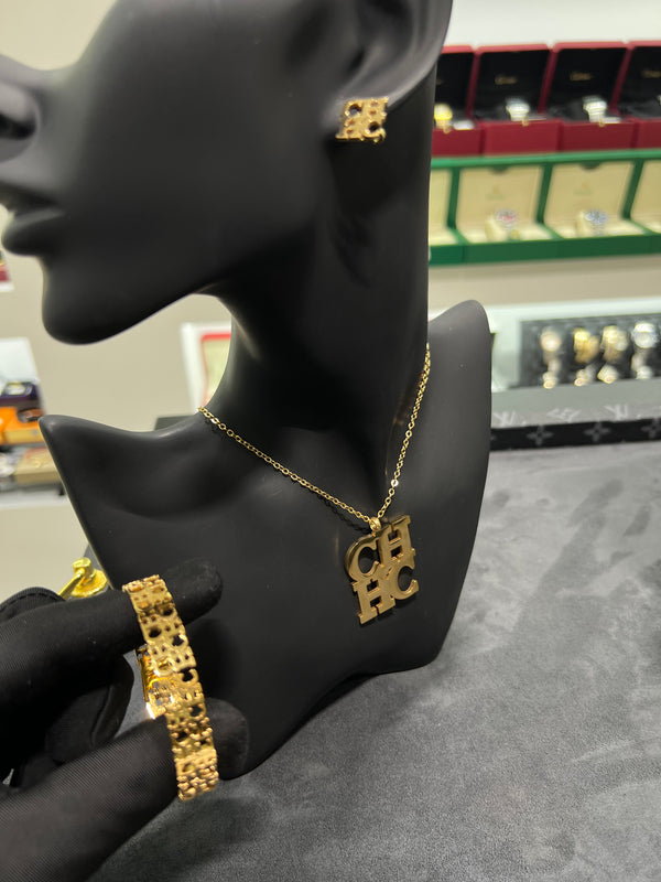طقم مجوهرات بتعليقة كبيرة | Gold Jewelry Set – Large Pendant