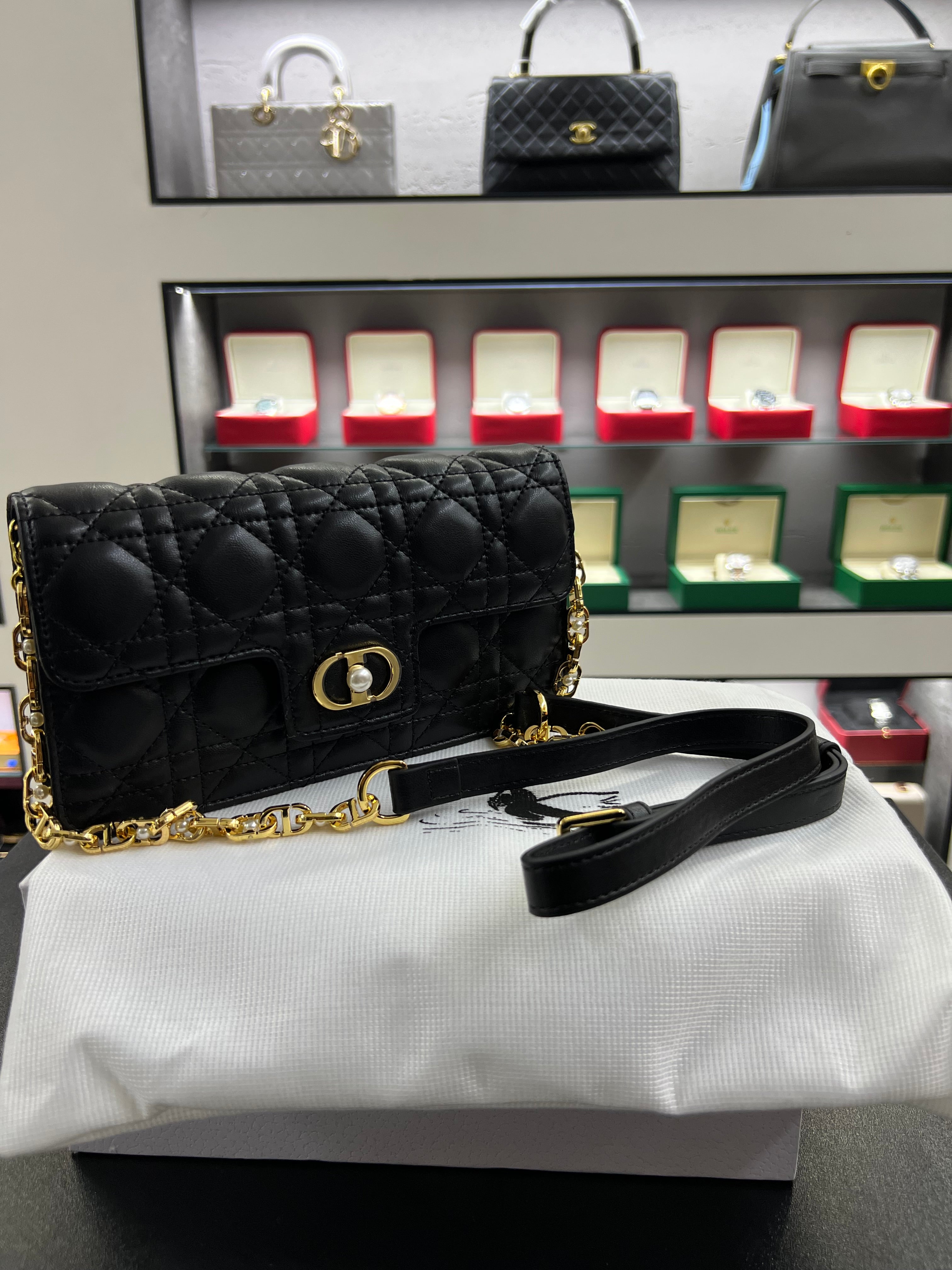 حقيبة كارو بسلسلة – أسود كاناج
Caro Chain Bag – Black Cannage