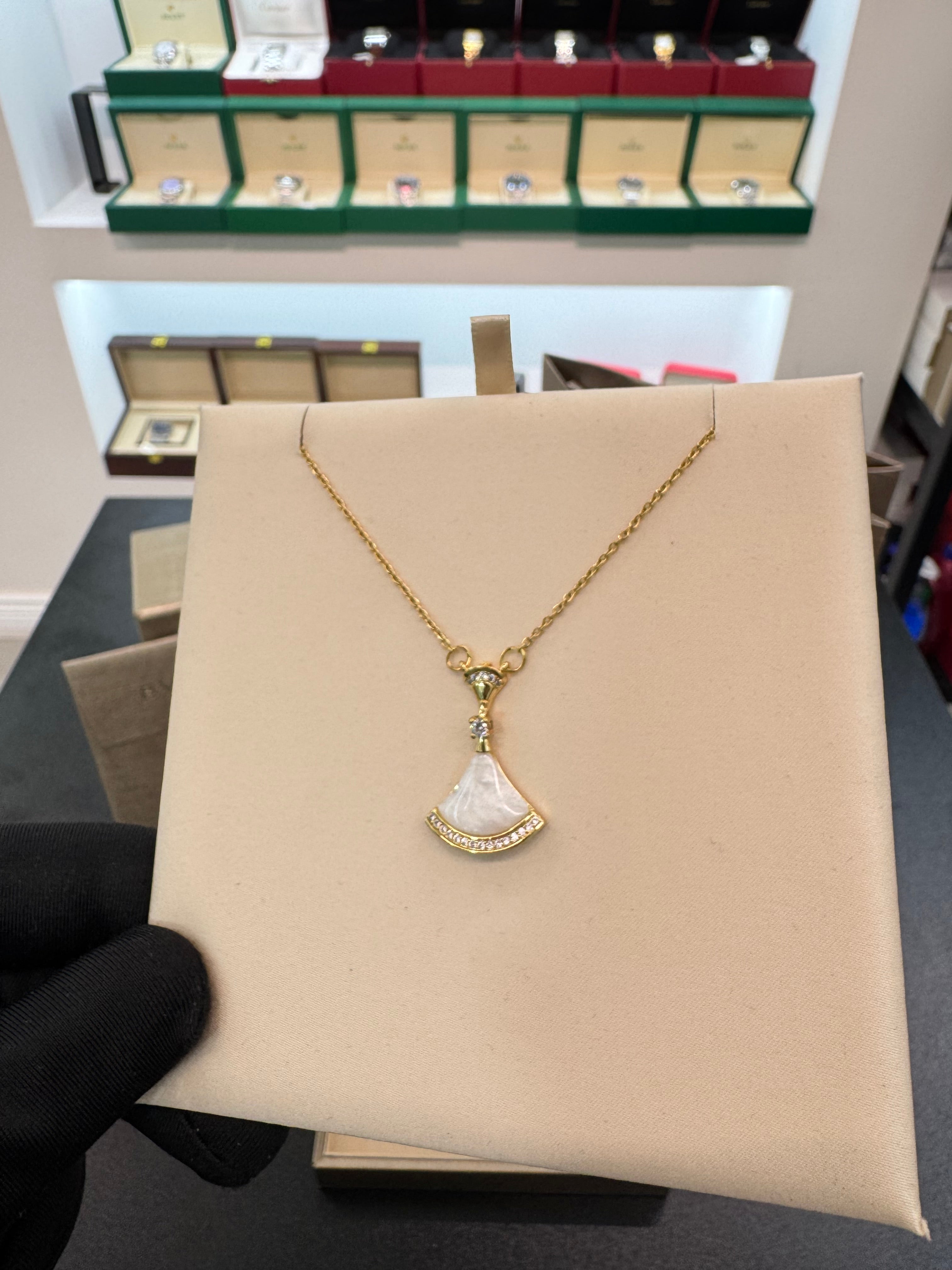 Divas dream necklace