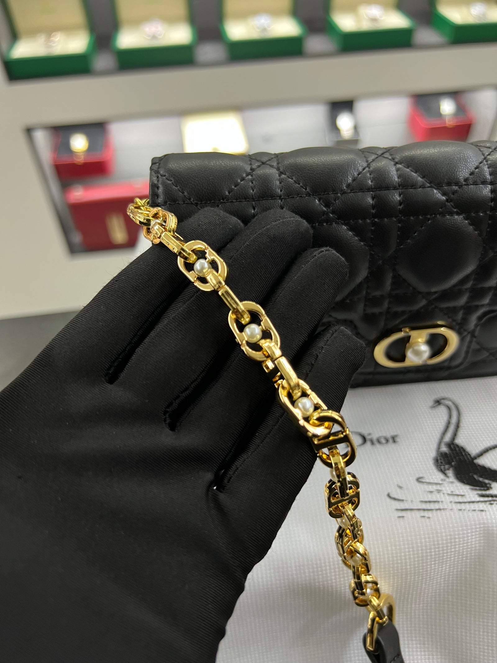 حقيبة كارو بسلسلة – أسود كاناج
Caro Chain Bag – Black Cannage