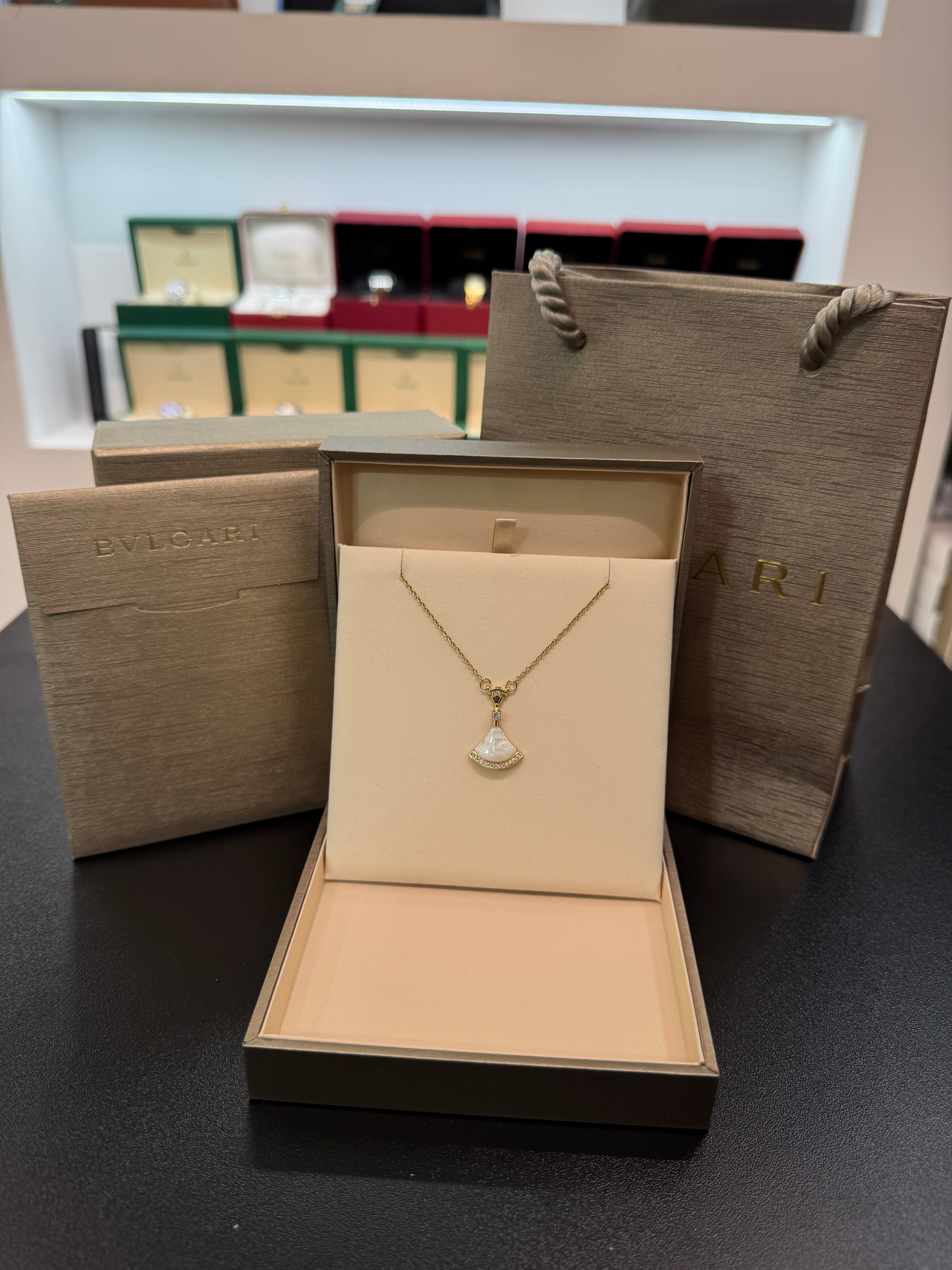 Divas dream necklace