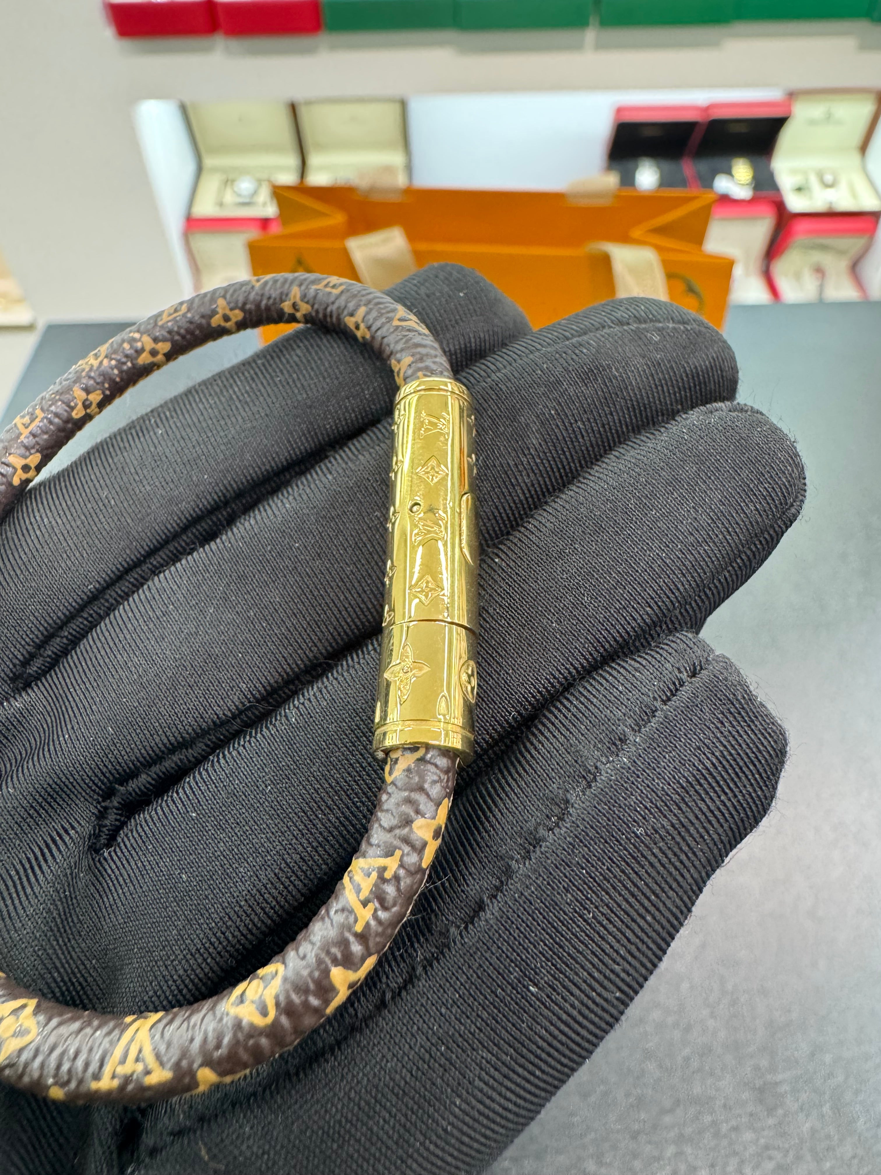 Brown leather bracelet ￼