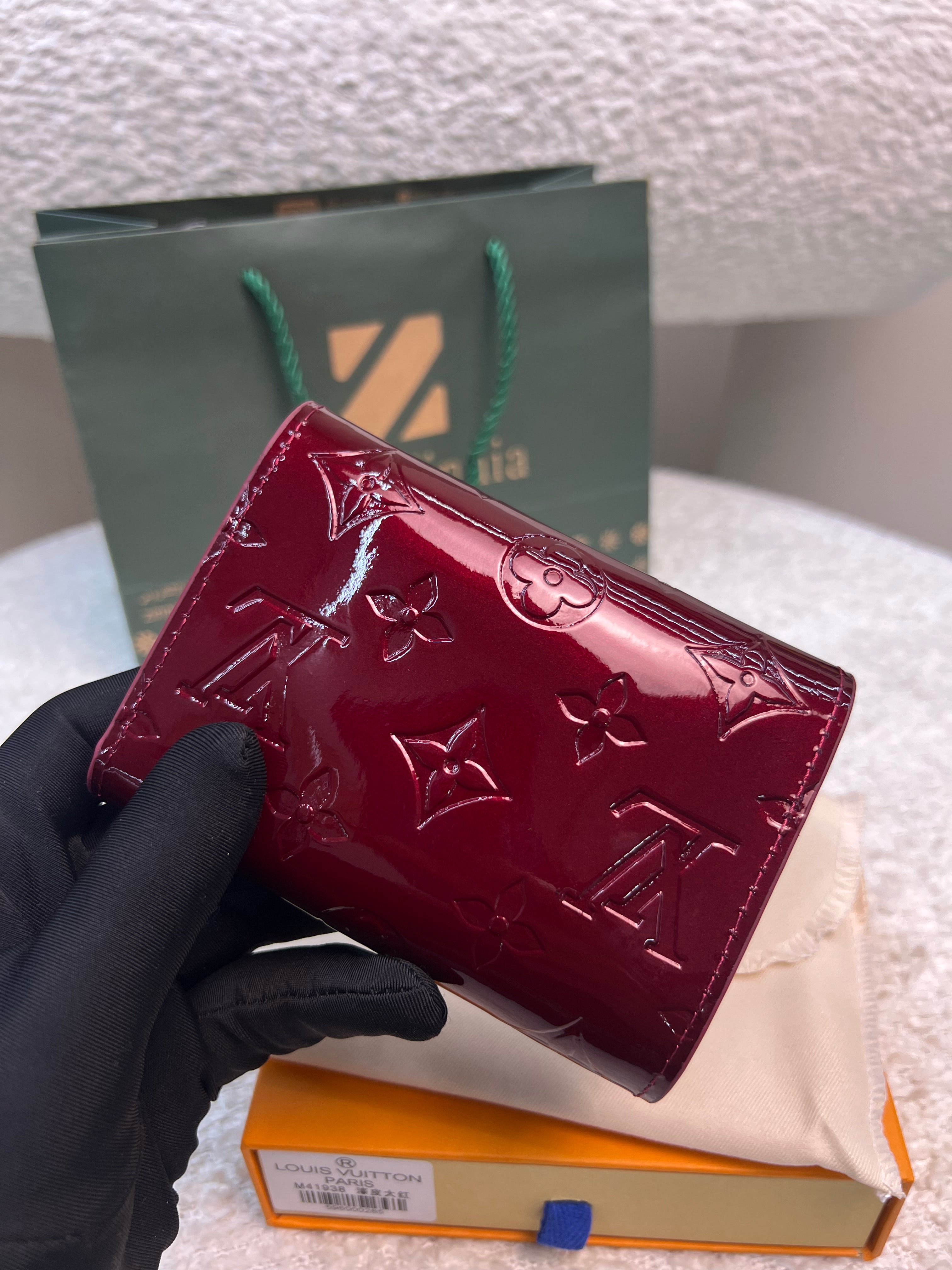 محفظة فيكتورين جلد لامع برقندي  Victorine Patent Wallet Burgundy