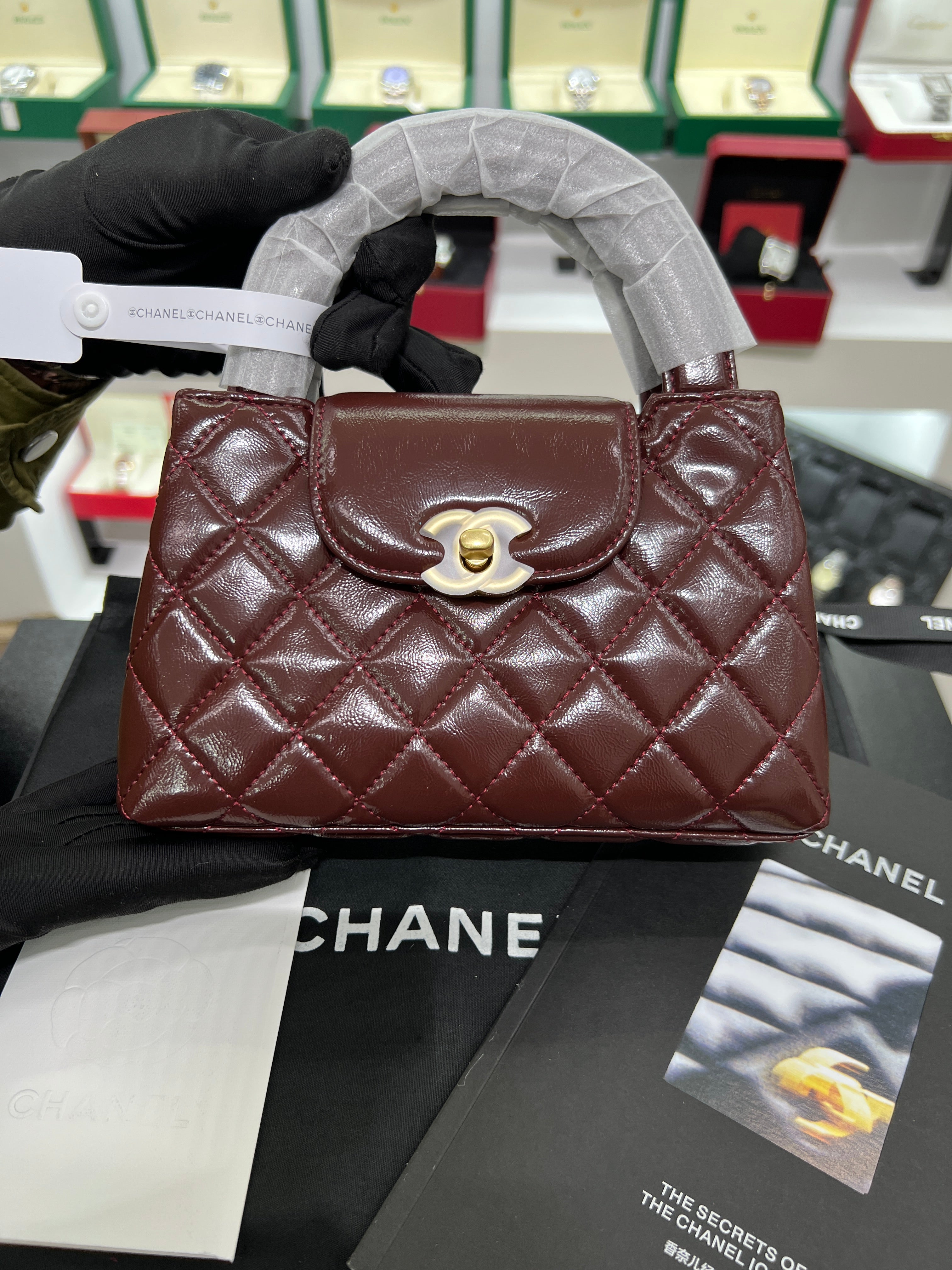 Handle Mini Flap Bag – Patent Calfskin (Burgundy)