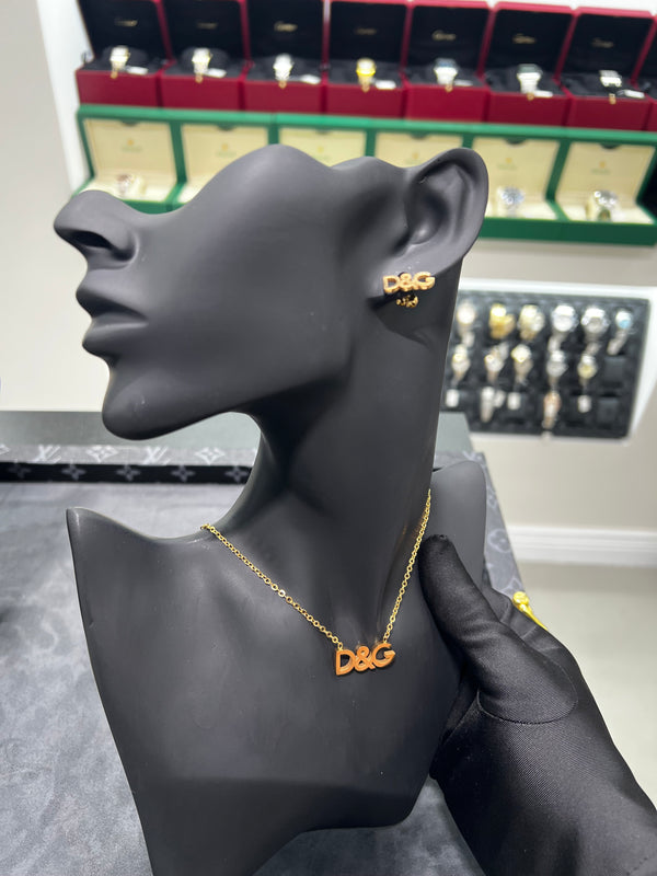 طقم مجوهرات من قطعتين | Two-Piece Gold Jewelry Set