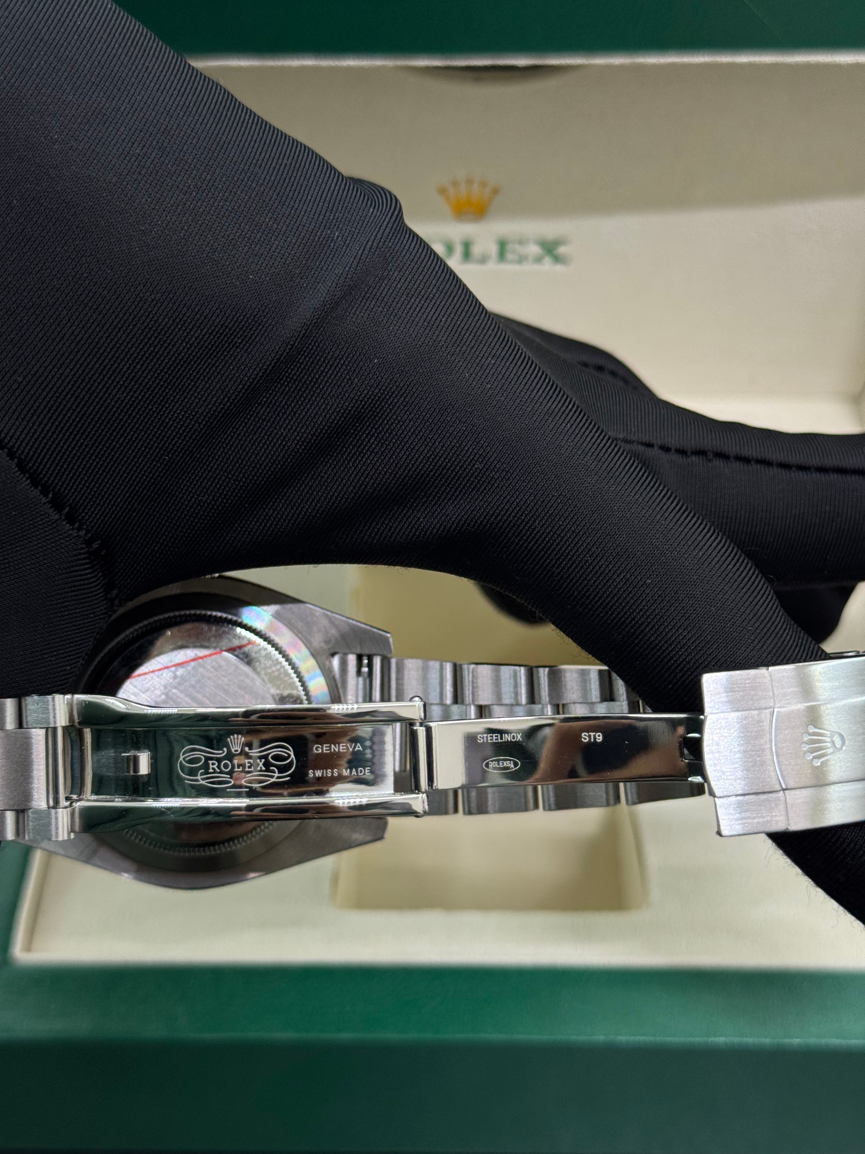 Oyster Green 41mm
 41mm