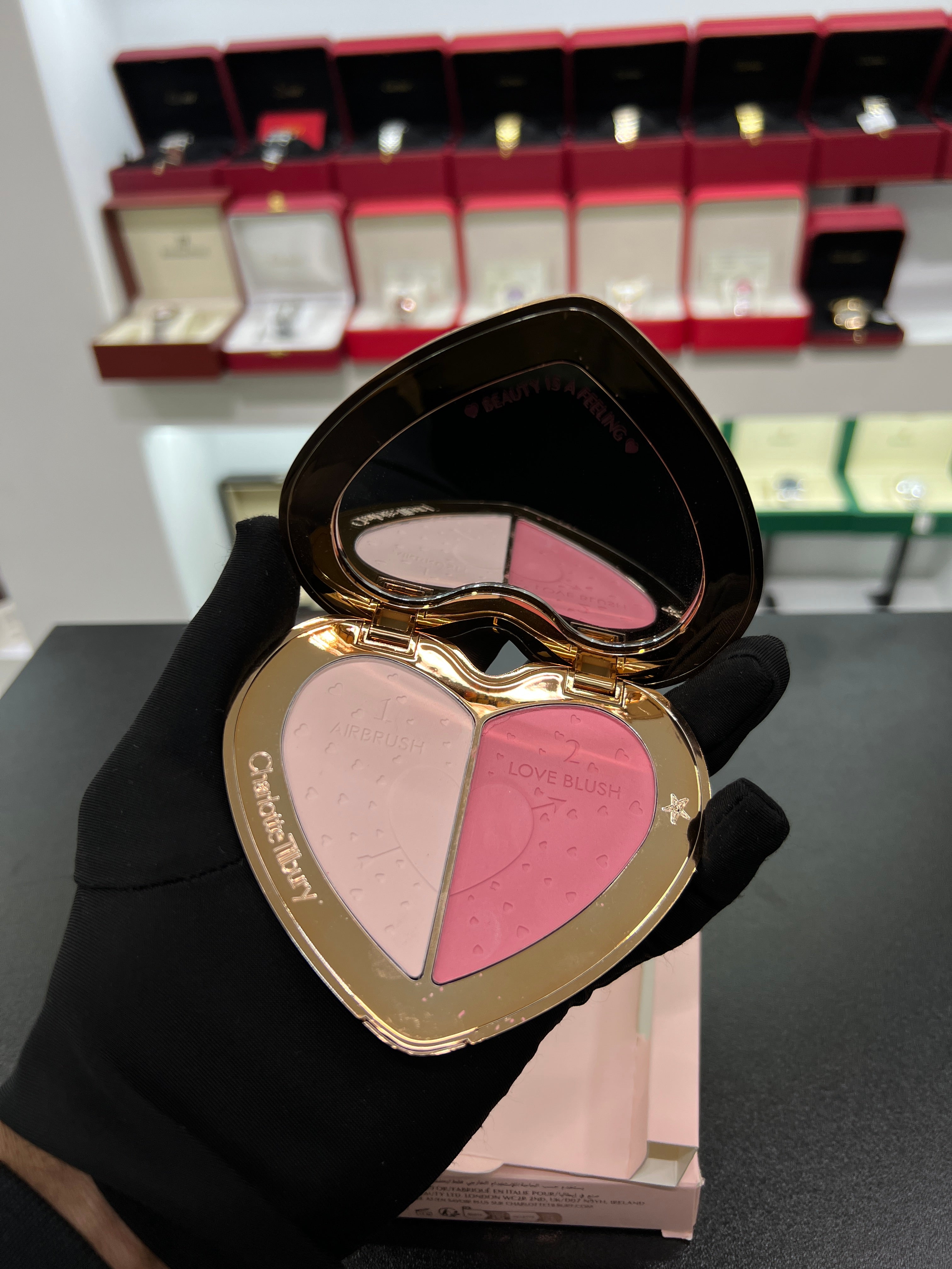 Cheek to Chic Blusher – Love Glow