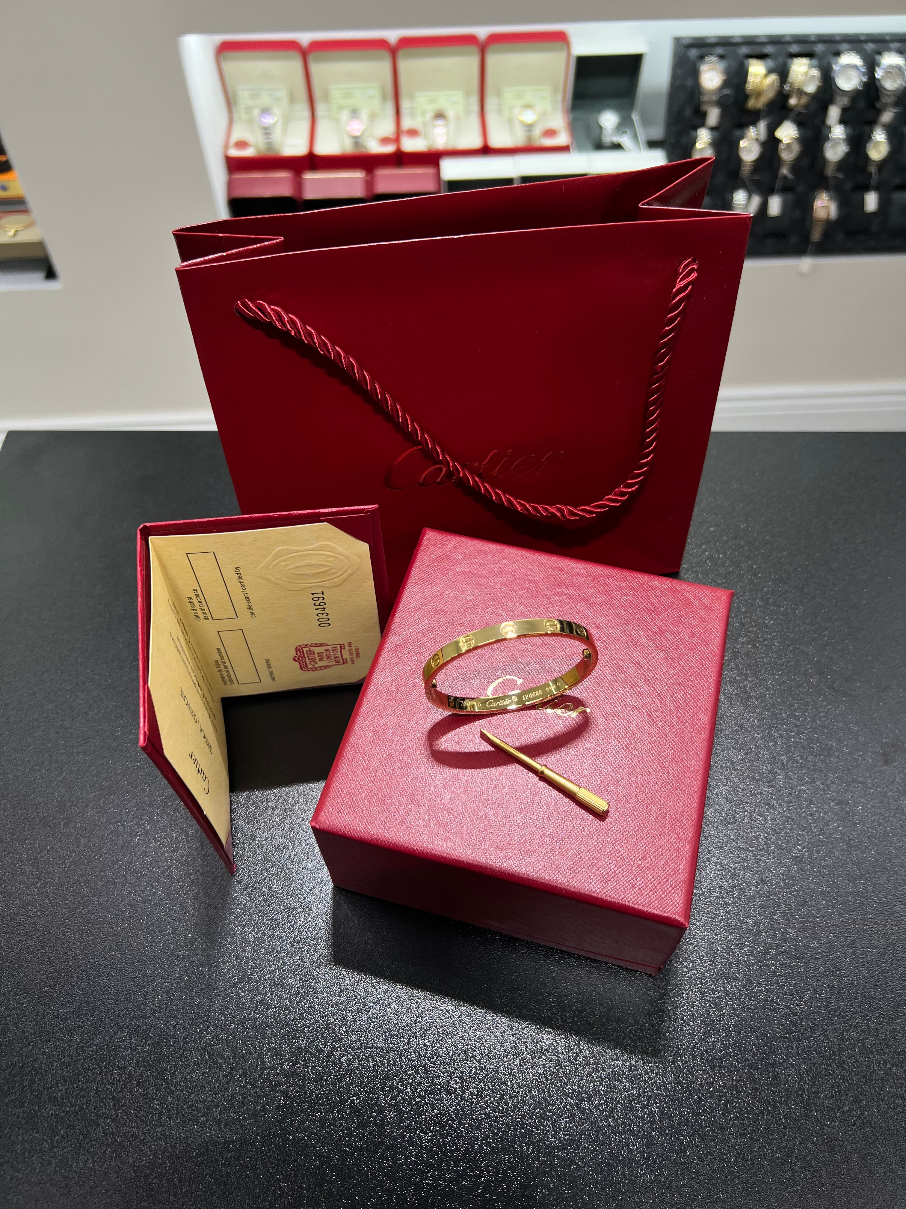 سوار كارتير LOVE  مقاس 19