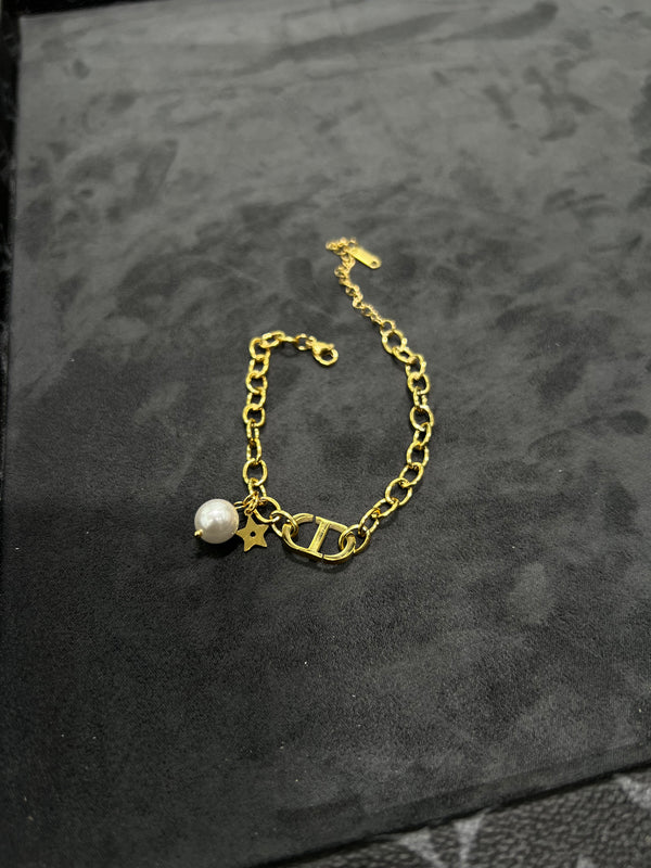 السوار العريض المذهّب | Wide Gold Cuff Bracelet